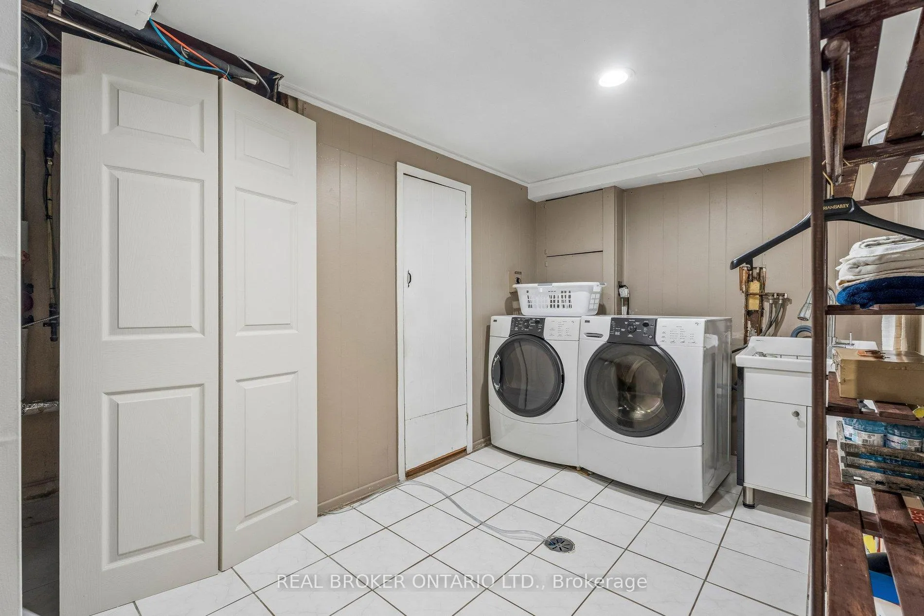Photo 37 of 40 Seaton Drive, Aurora, Aurora Highlands — HOMEH