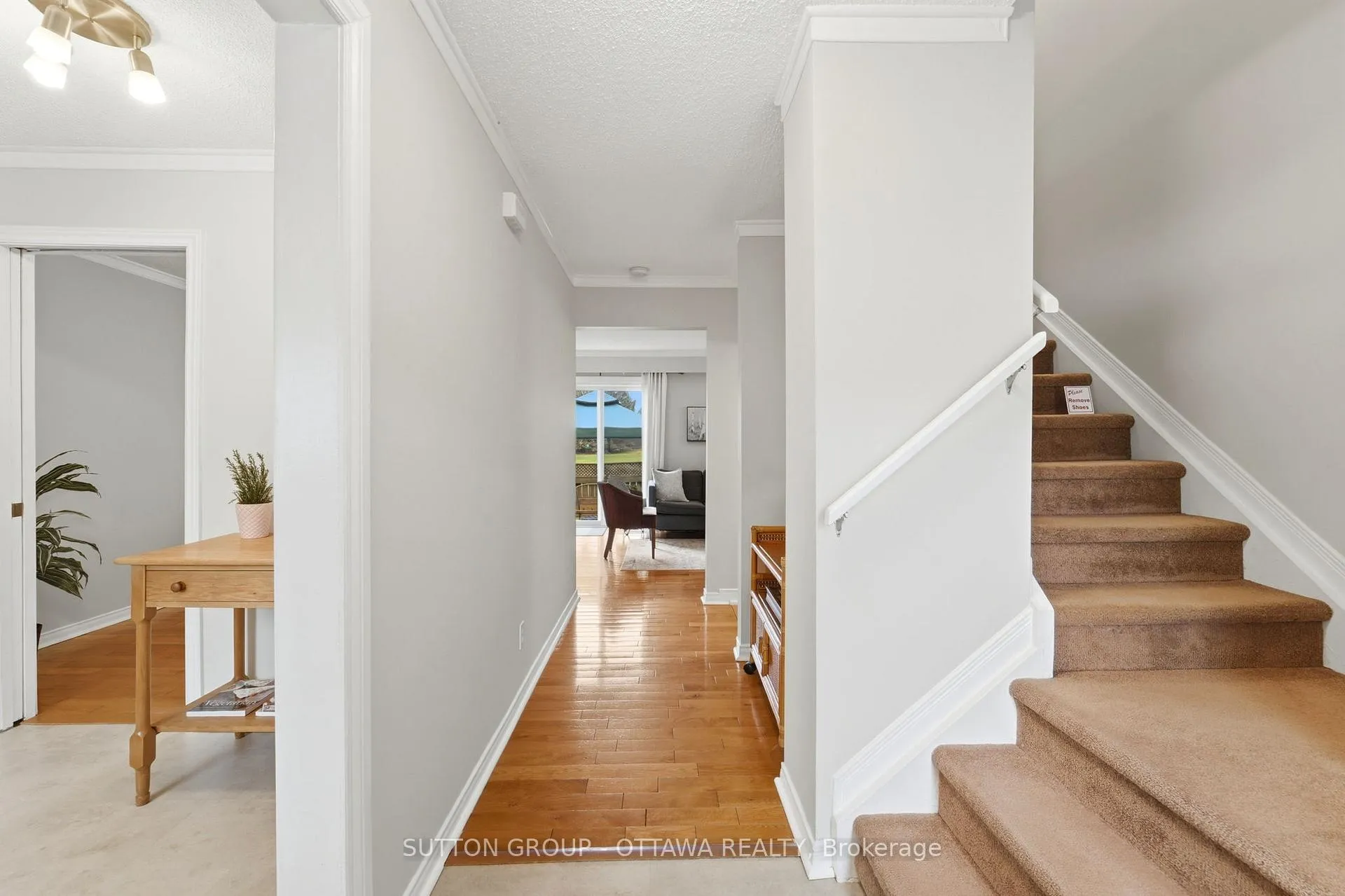 Photo 6 of 3907E Old Richmond Road, Ottawa, Arbeatha Park — HOMEH