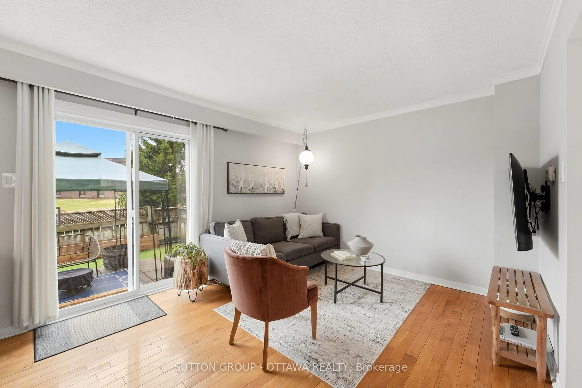 Photo 7 of 3907E Old Richmond Road, Ottawa, Arbeatha Park — HOMEH