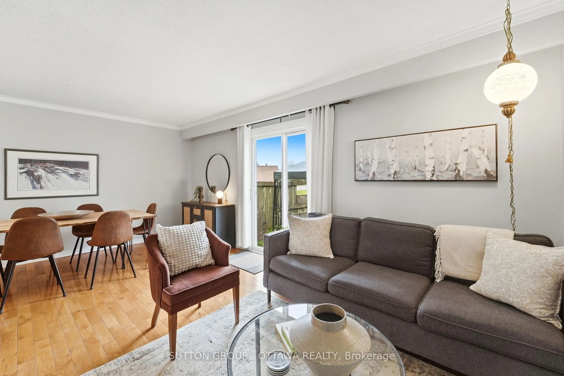 Photo 8 of 3907E Old Richmond Road, Ottawa, Arbeatha Park — HOMEH