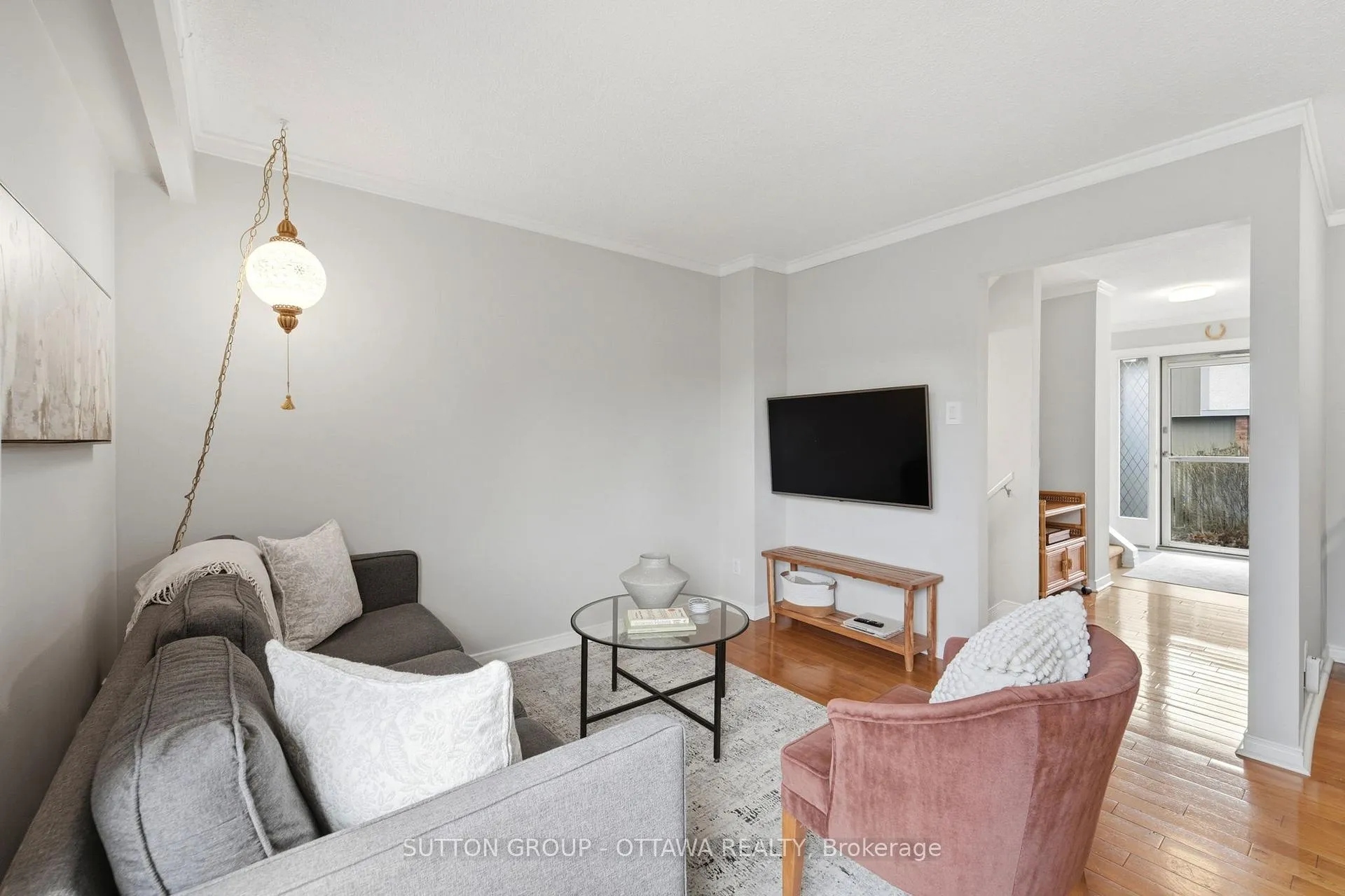 Photo 9 of 3907E Old Richmond Road, Ottawa, Arbeatha Park — HOMEH