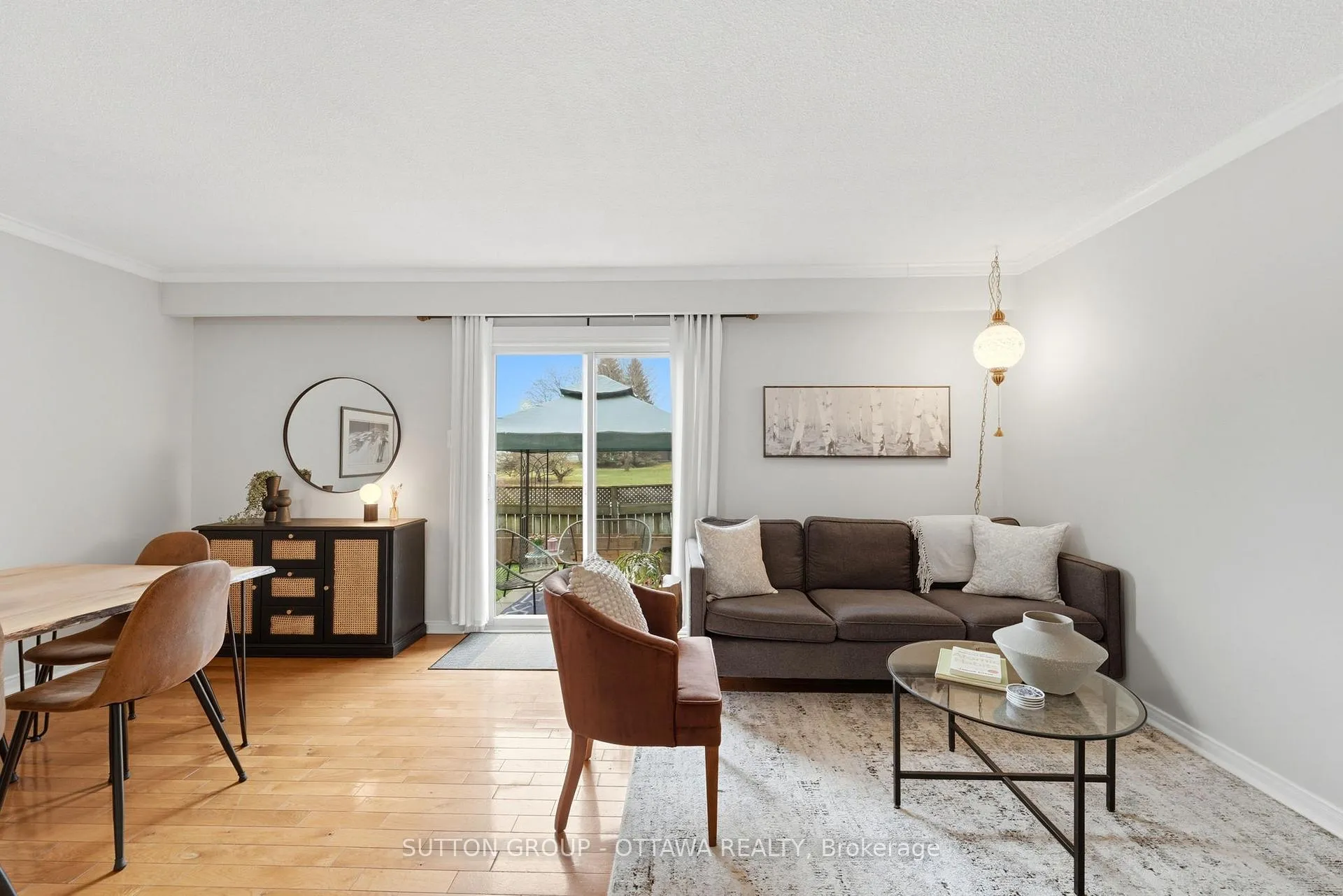 Photo 10 of 3907E Old Richmond Road, Ottawa, Arbeatha Park — HOMEH