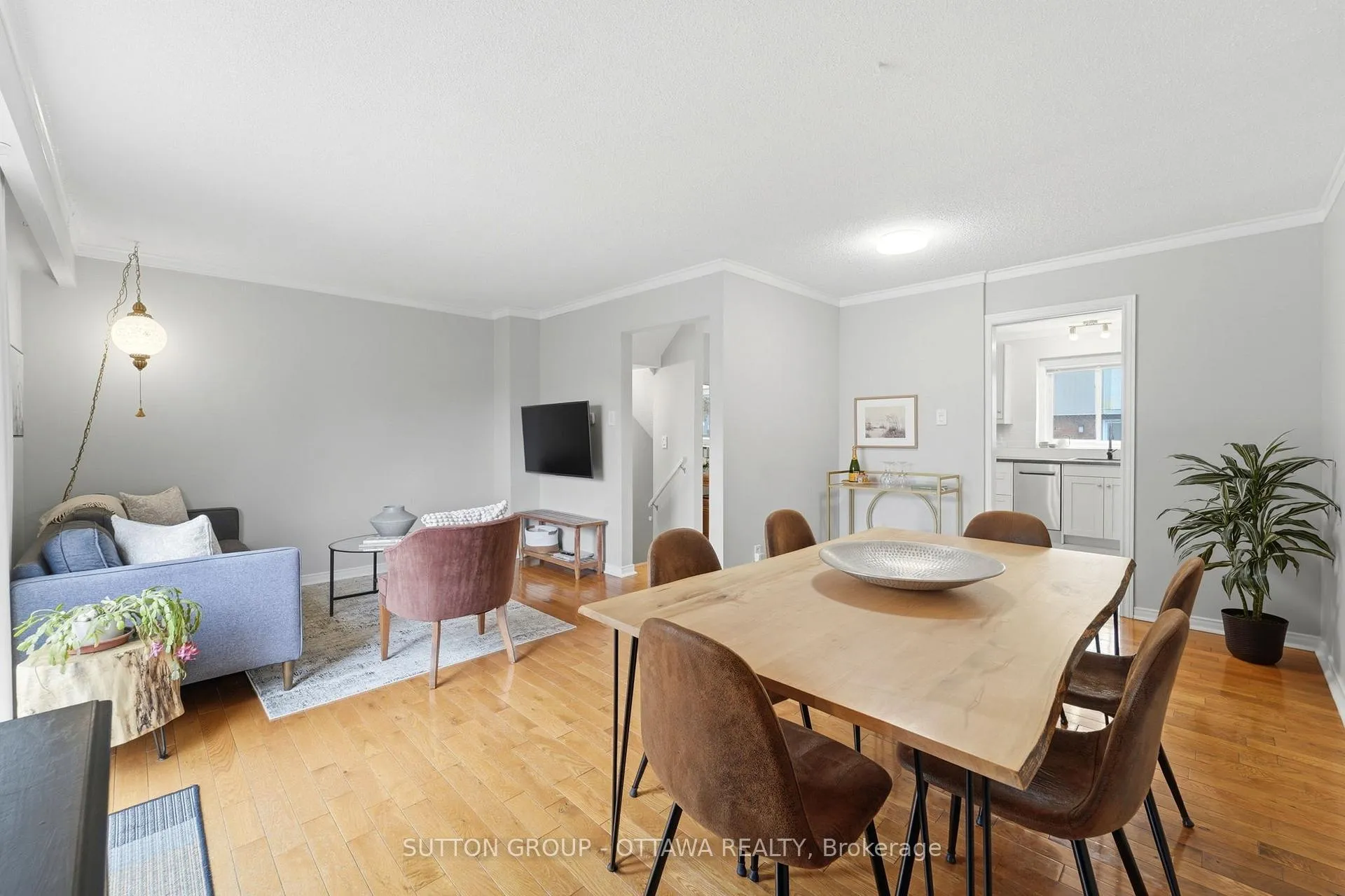 Photo 12 of 3907E Old Richmond Road, Ottawa, Arbeatha Park — HOMEH