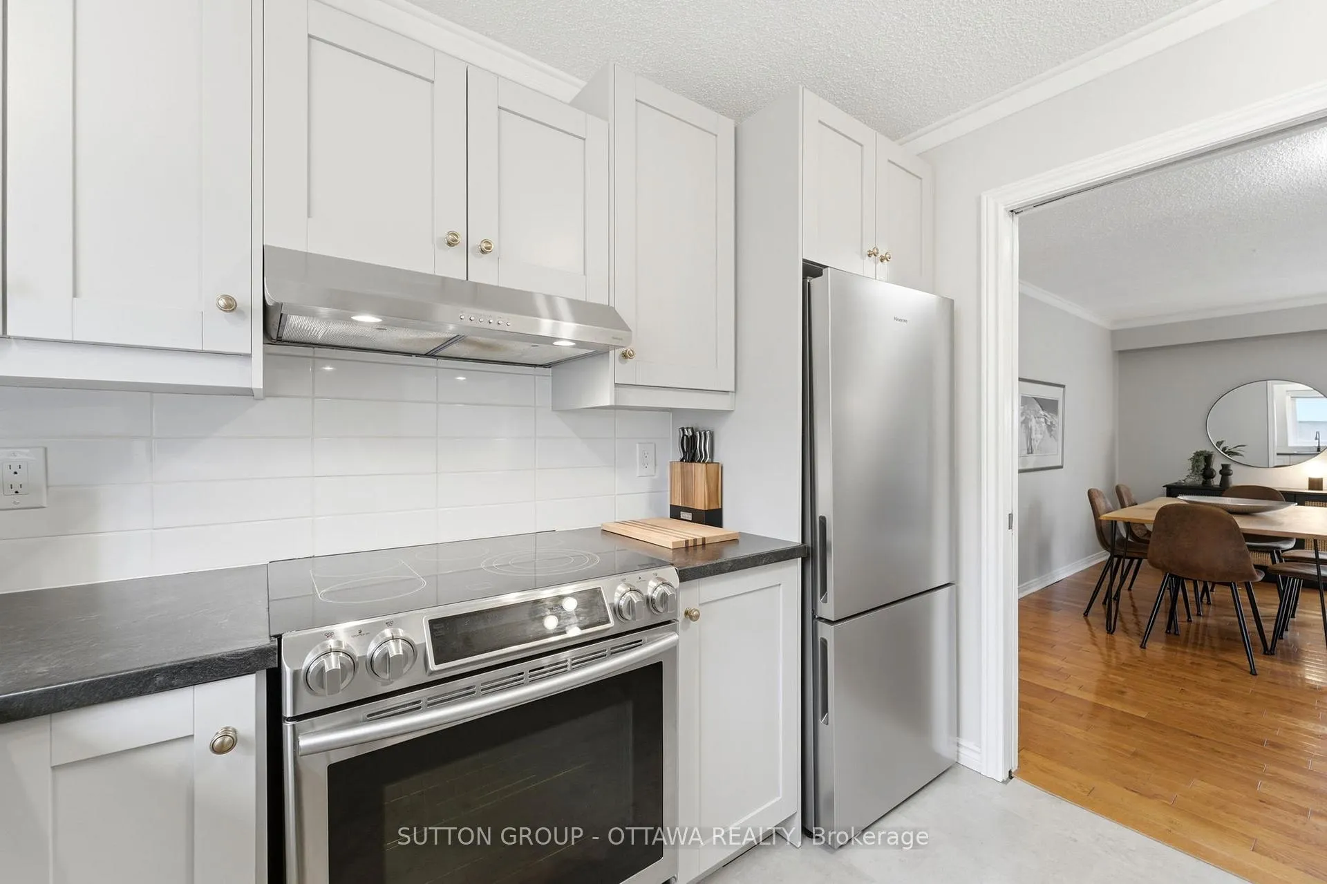 Photo 20 of 3907E Old Richmond Road, Ottawa, Arbeatha Park — HOMEH
