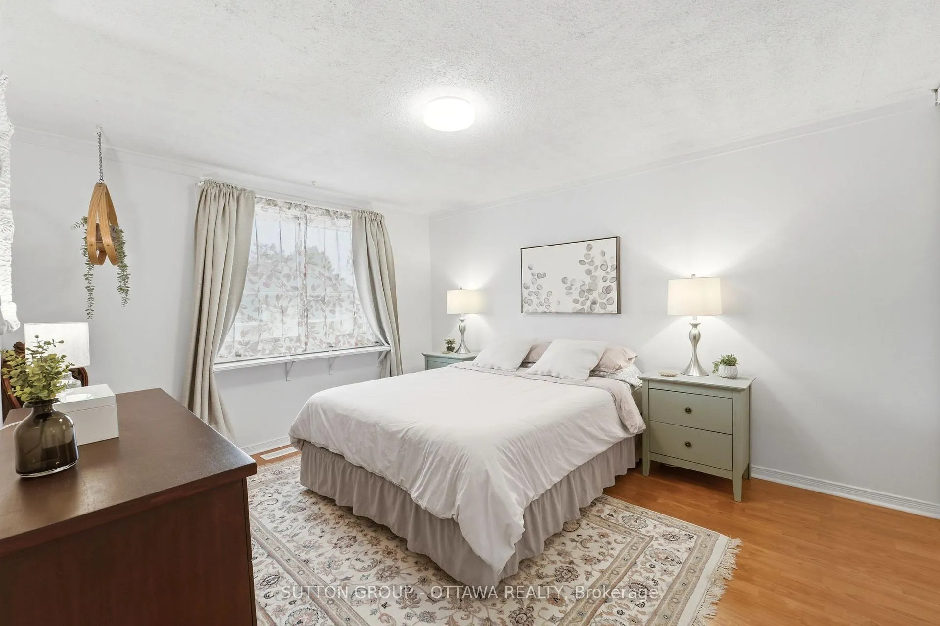 Photo 23 of 3907E Old Richmond Road, Ottawa, Arbeatha Park — HOMEH