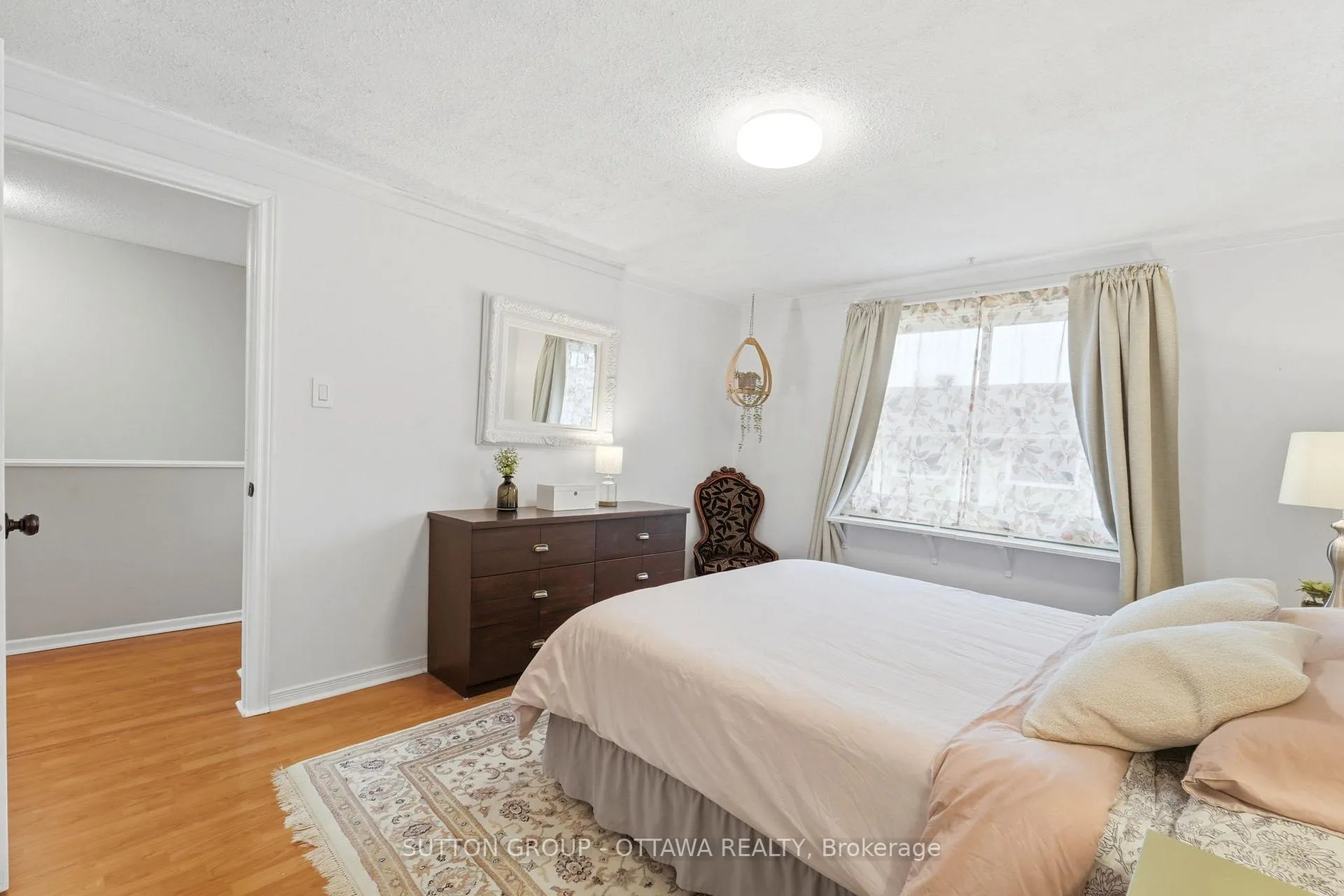 Photo 24 of 3907E Old Richmond Road, Ottawa, Arbeatha Park — HOMEH