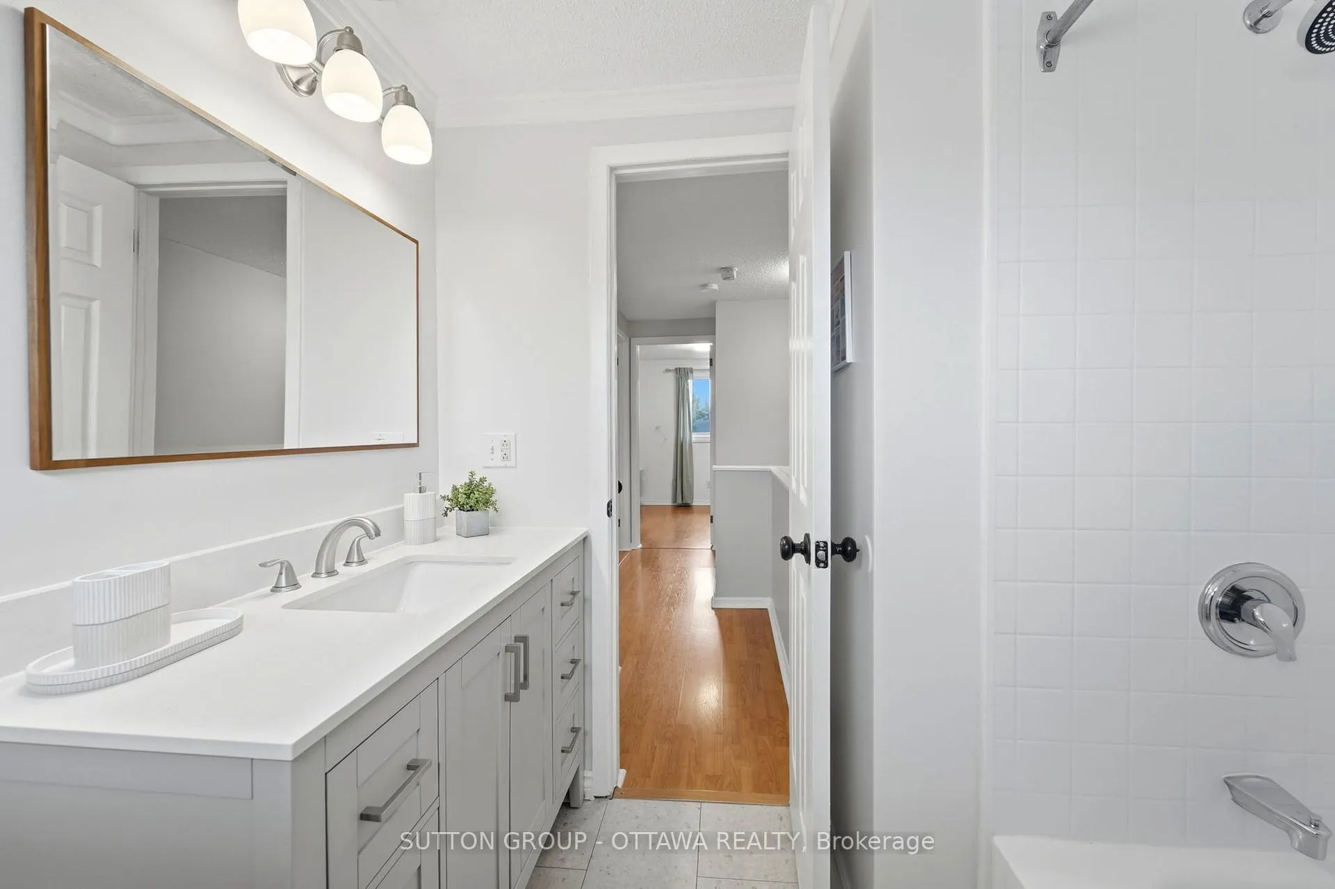 Photo 26 of 3907E Old Richmond Road, Ottawa, Arbeatha Park — HOMEH