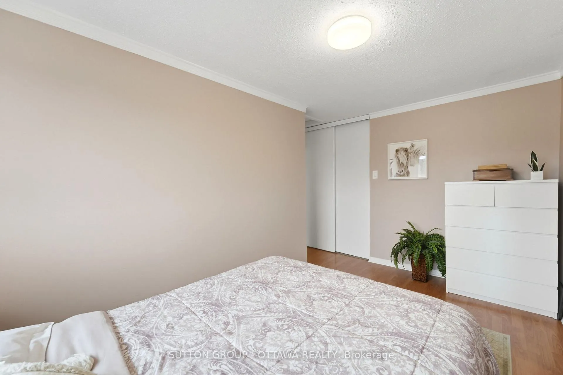 Photo 29 of 3907E Old Richmond Road, Ottawa, Arbeatha Park — HOMEH