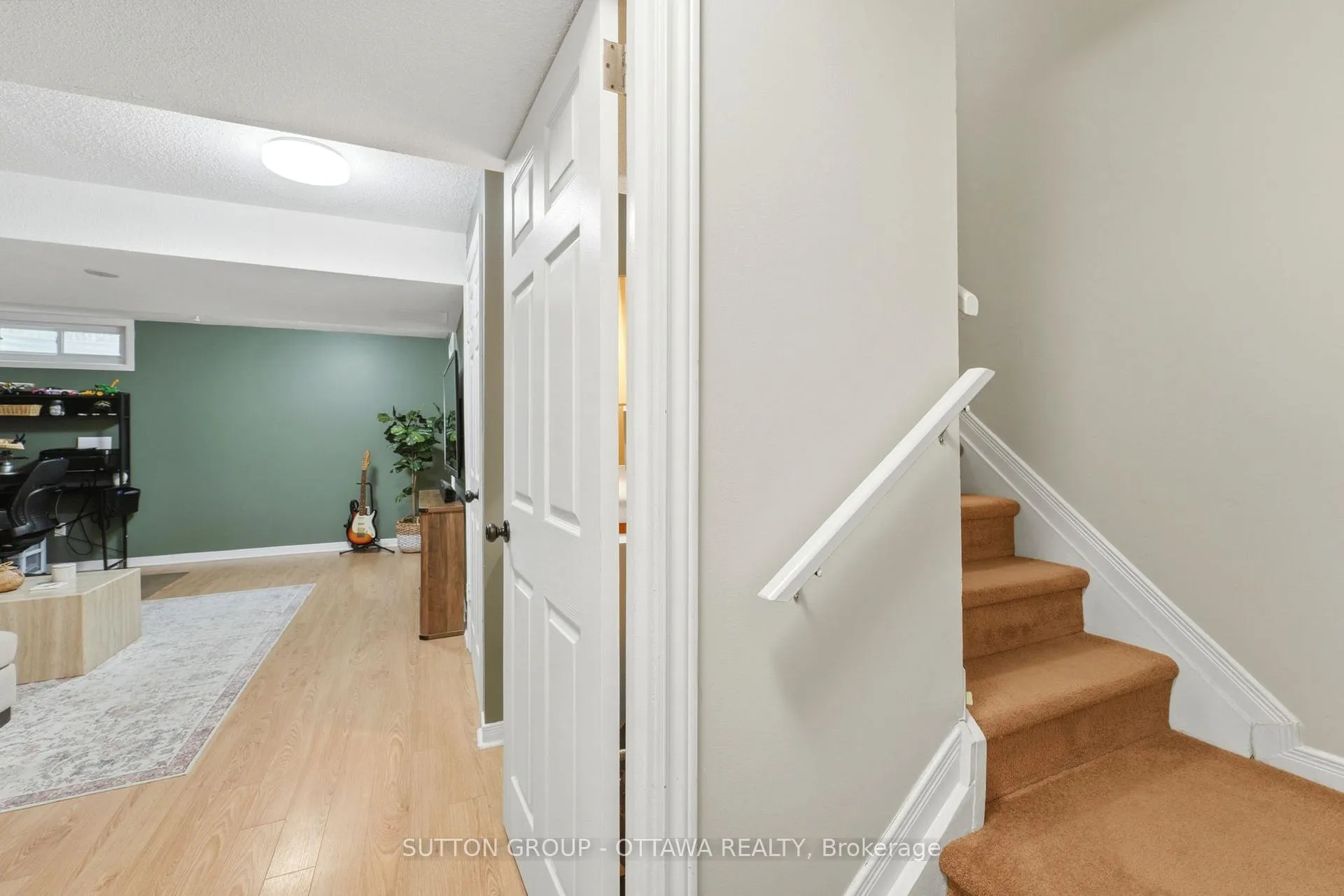 Photo 32 of 3907E Old Richmond Road, Ottawa, Arbeatha Park — HOMEH