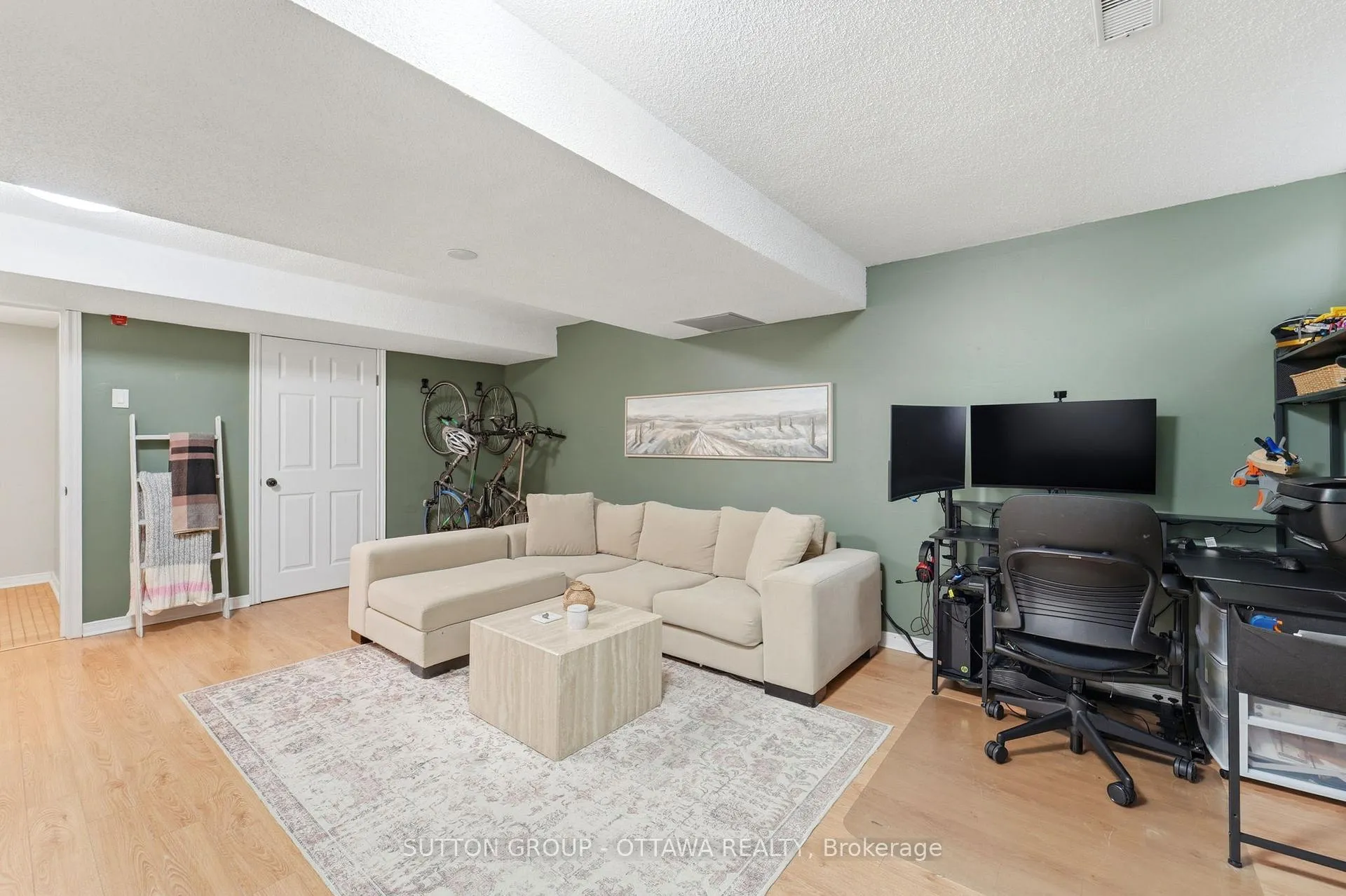 Photo 34 of 3907E Old Richmond Road, Ottawa, Arbeatha Park — HOMEH