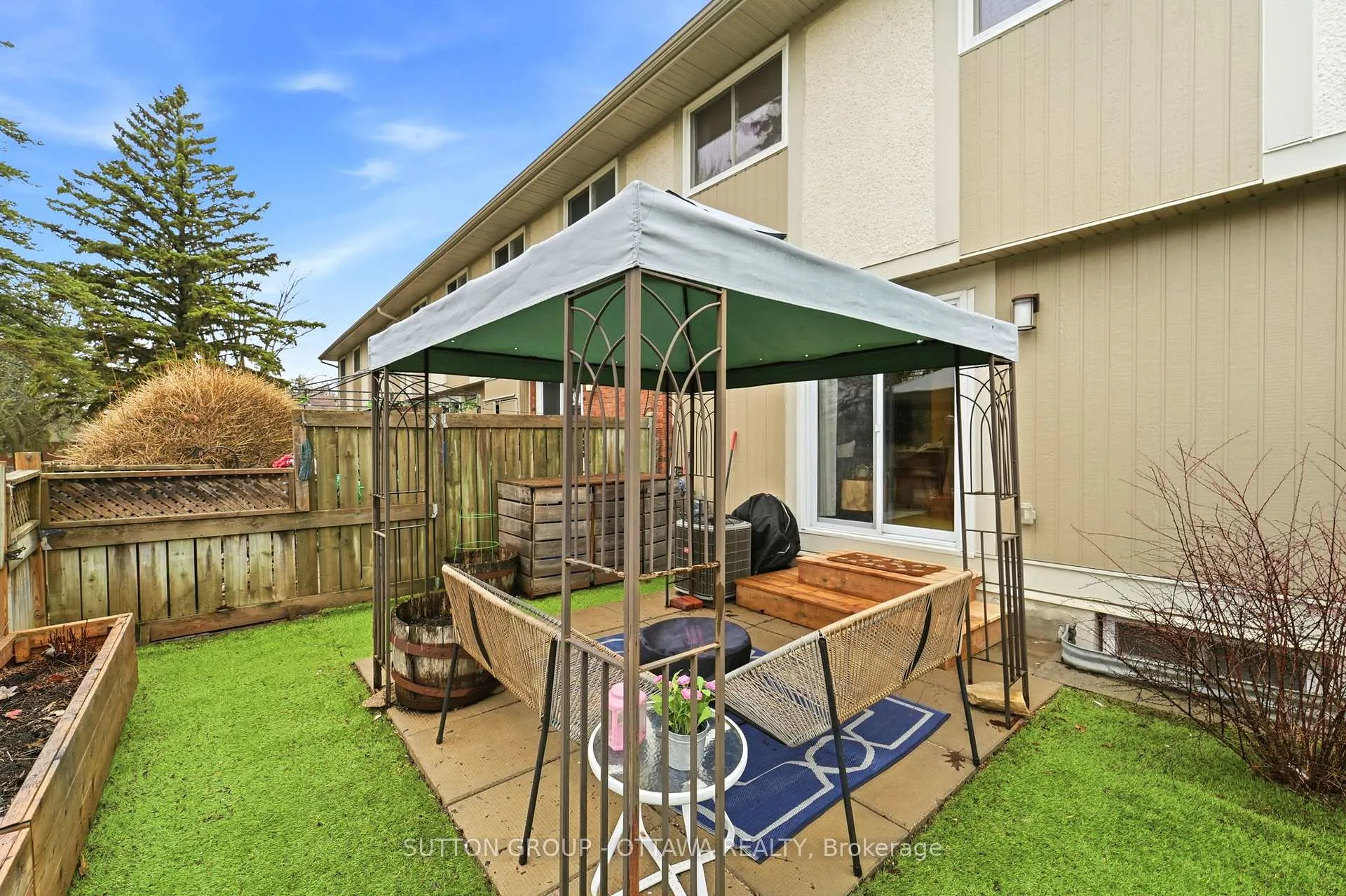 Photo 37 of 3907E Old Richmond Road, Ottawa, Arbeatha Park — HOMEH