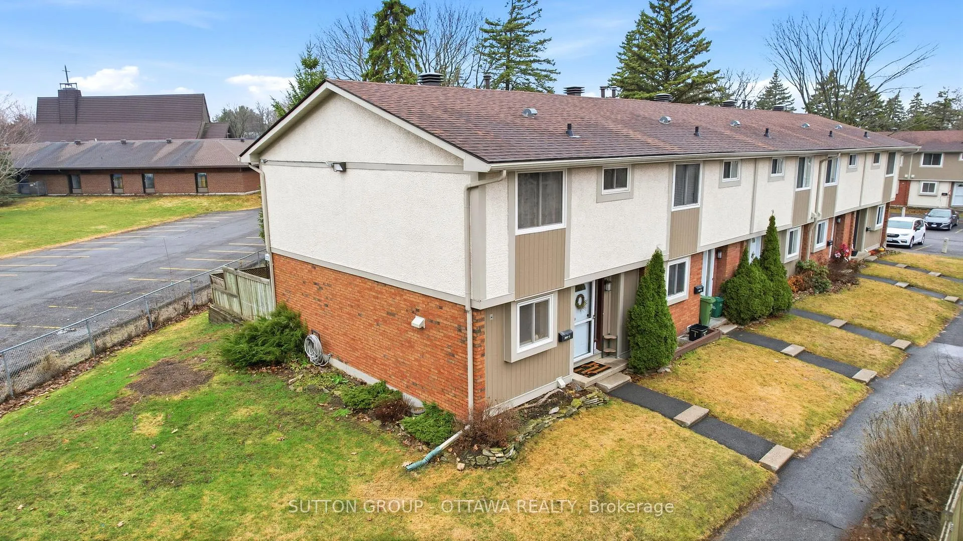 Photo 40 of 3907E Old Richmond Road, Ottawa, Arbeatha Park — HOMEH