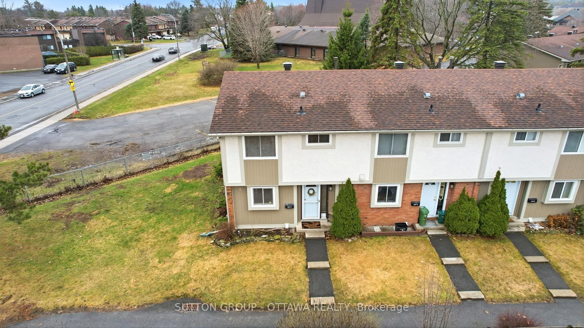 Photo 41 of 3907E Old Richmond Road, Ottawa, Arbeatha Park — HOMEH