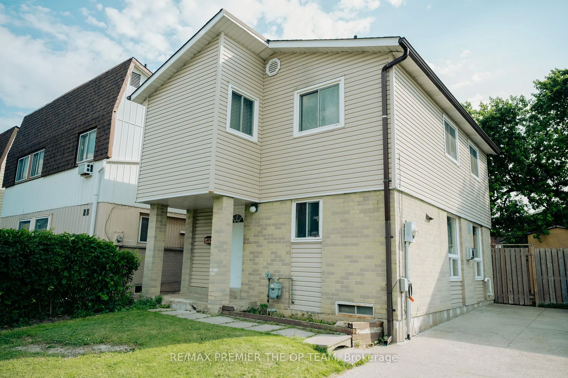 Front of 22 Geraldine Court