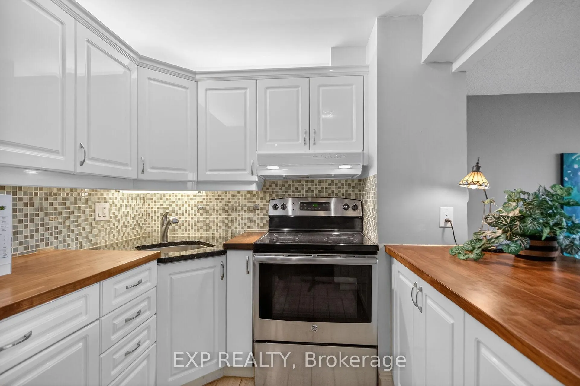 Photo 9 of Unit 2009, 1171 Ambleside Drive, Ottawa, Woodroffe — HOMEH