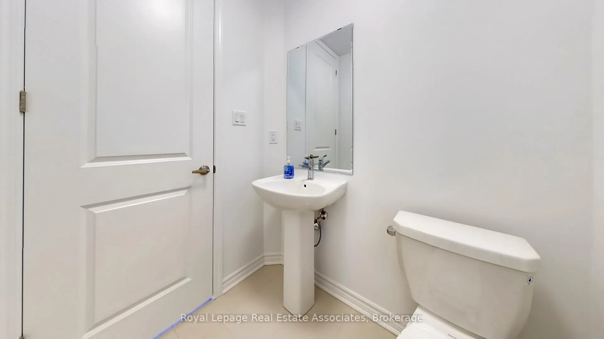 Photo 7 of 1531 Whitlock Avenue, Milton, Bowes — HOMEH