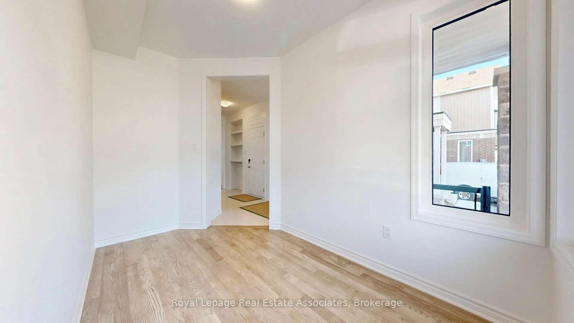 Photo 8 of 1531 Whitlock Avenue, Milton, Bowes — HOMEH