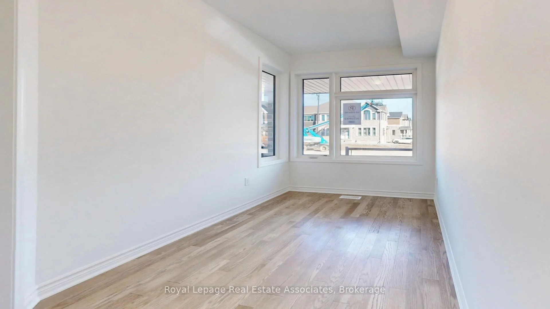 Photo 9 of 1531 Whitlock Avenue, Milton, Bowes — HOMEH