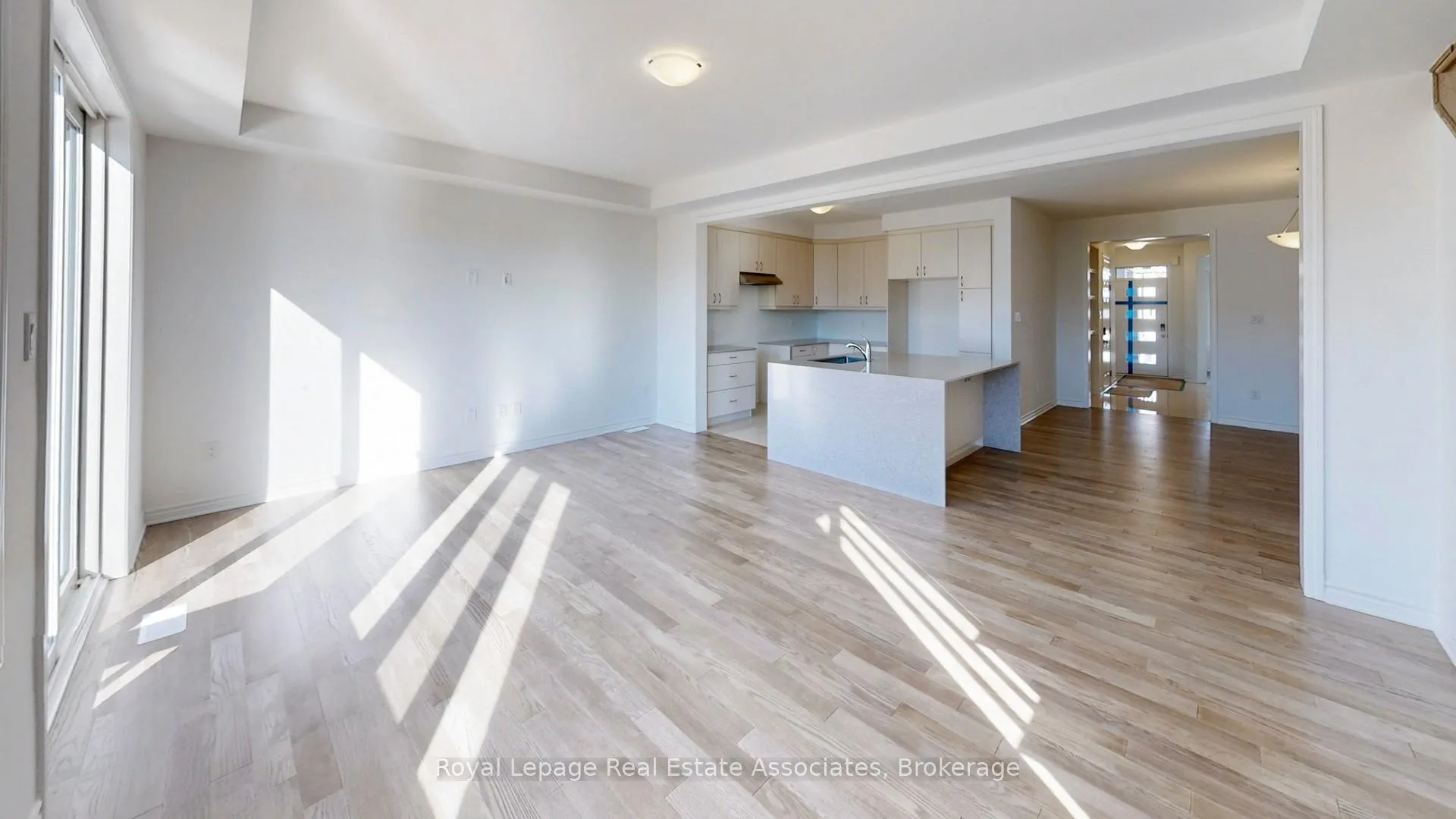 Photo 14 of 1531 Whitlock Avenue, Milton, Bowes — HOMEH
