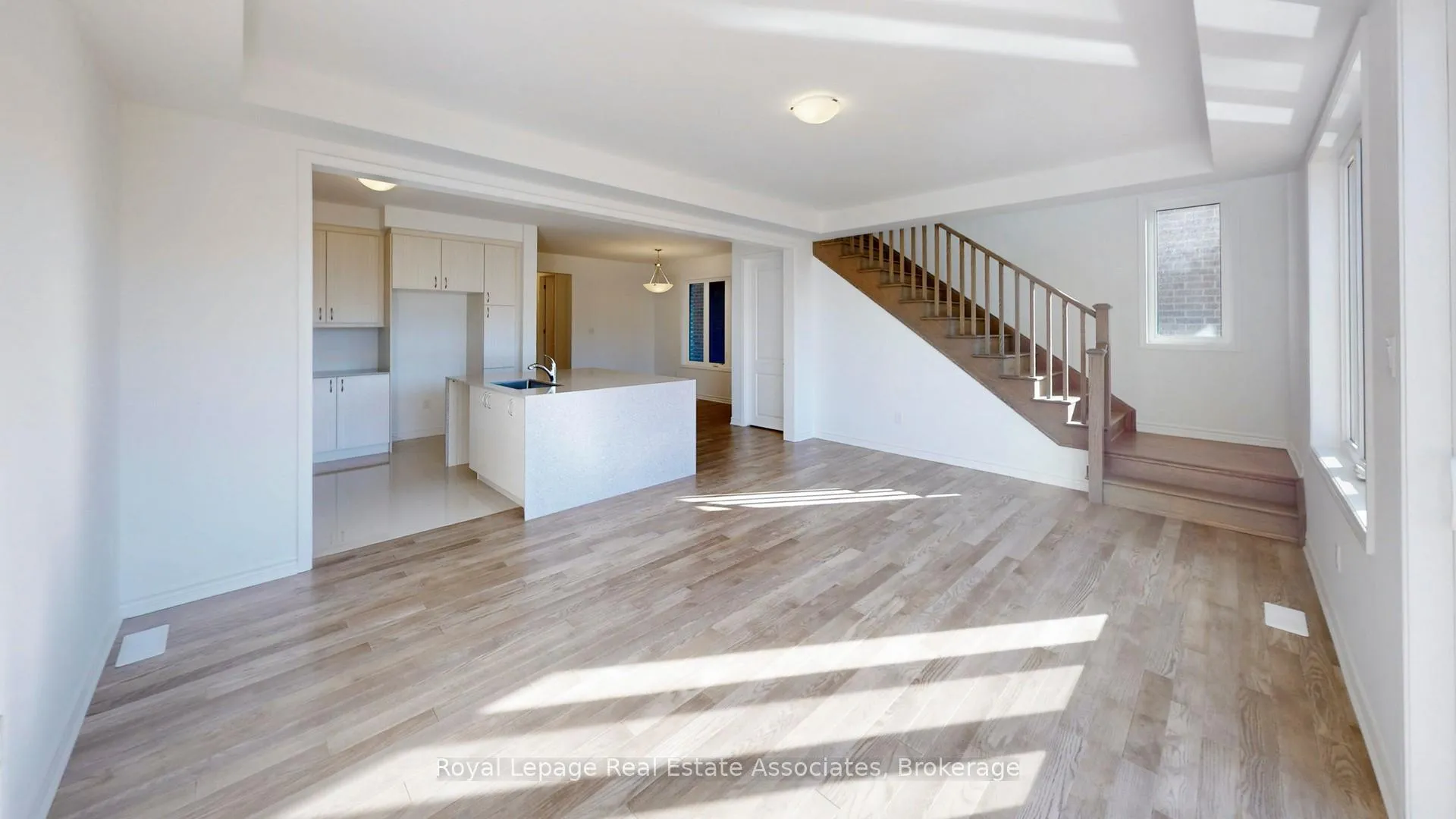 Photo 15 of 1531 Whitlock Avenue, Milton, Bowes — HOMEH