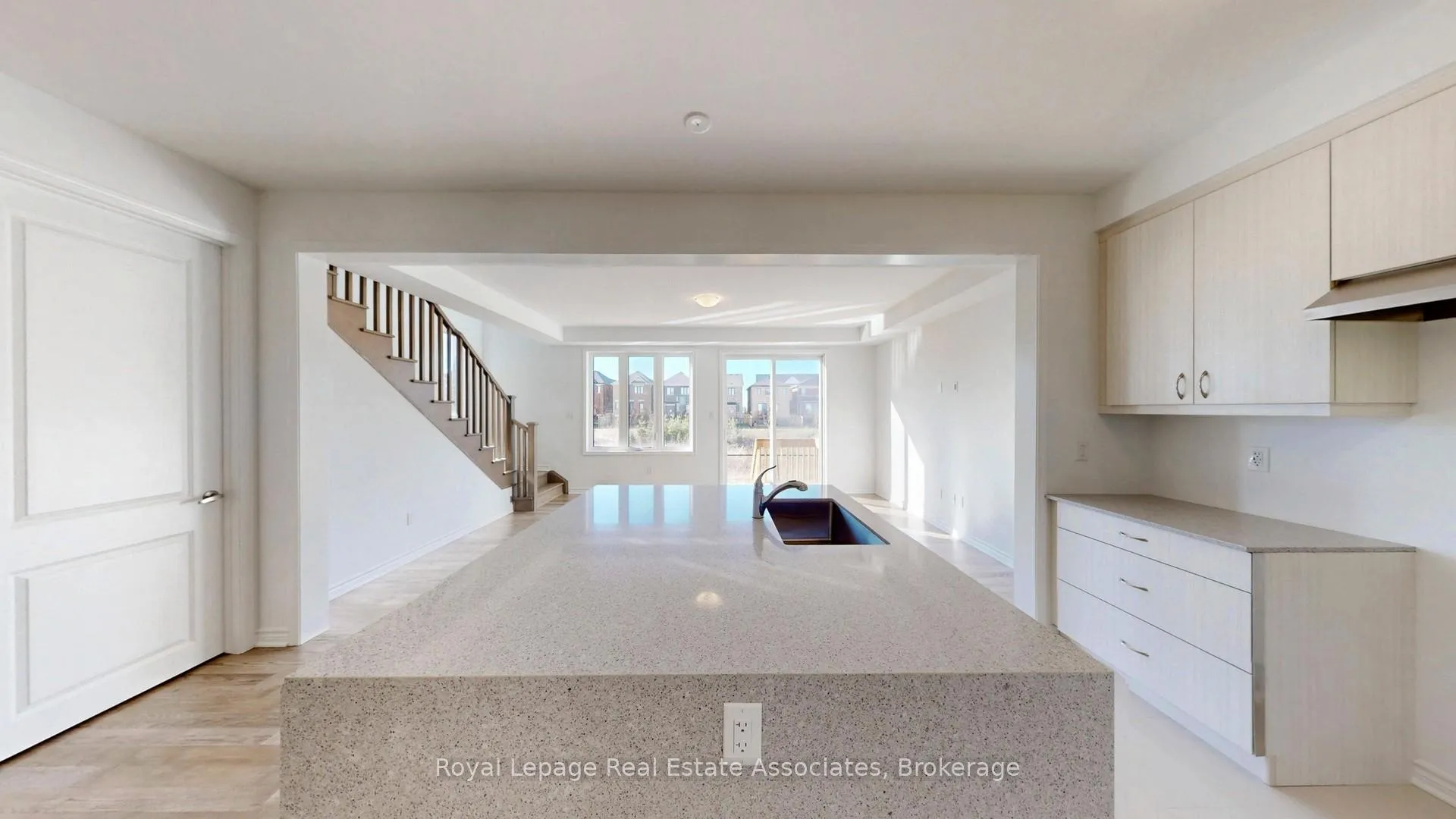 Photo 19 of 1531 Whitlock Avenue, Milton, Bowes — HOMEH