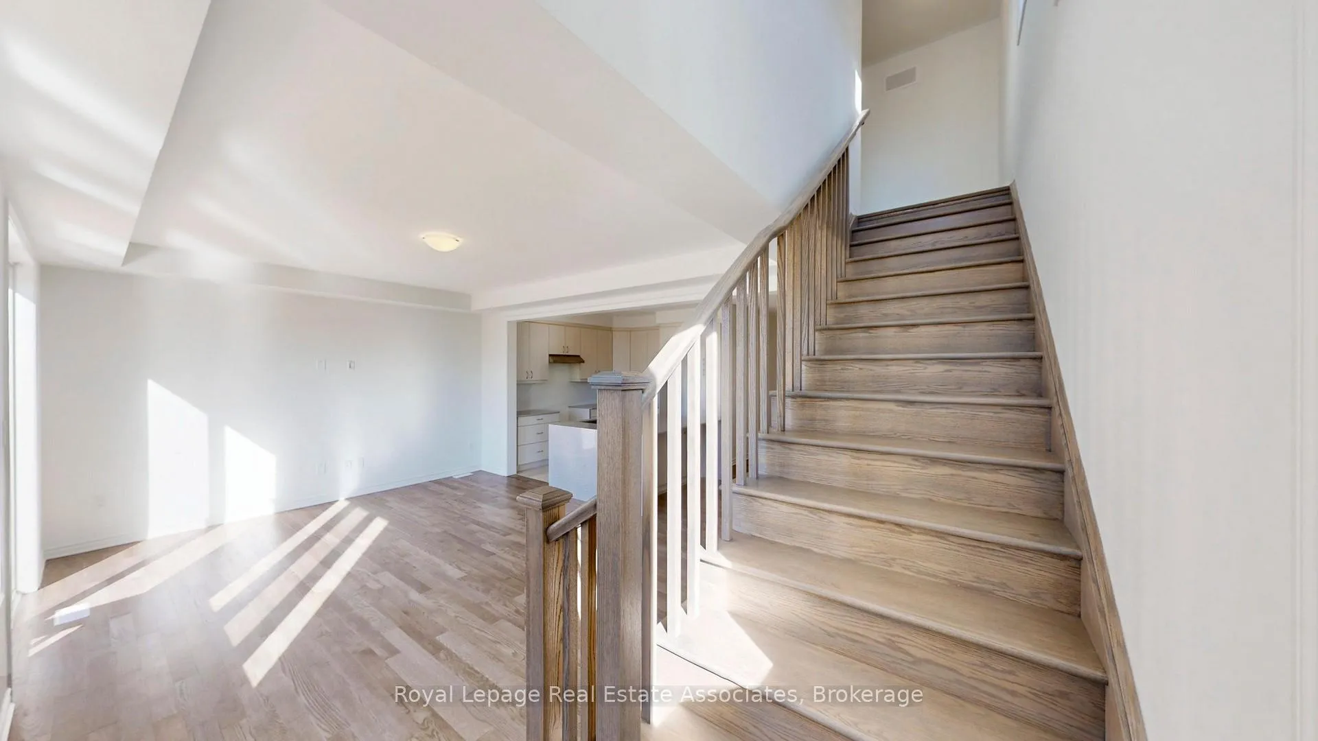 Photo 20 of 1531 Whitlock Avenue, Milton, Bowes — HOMEH