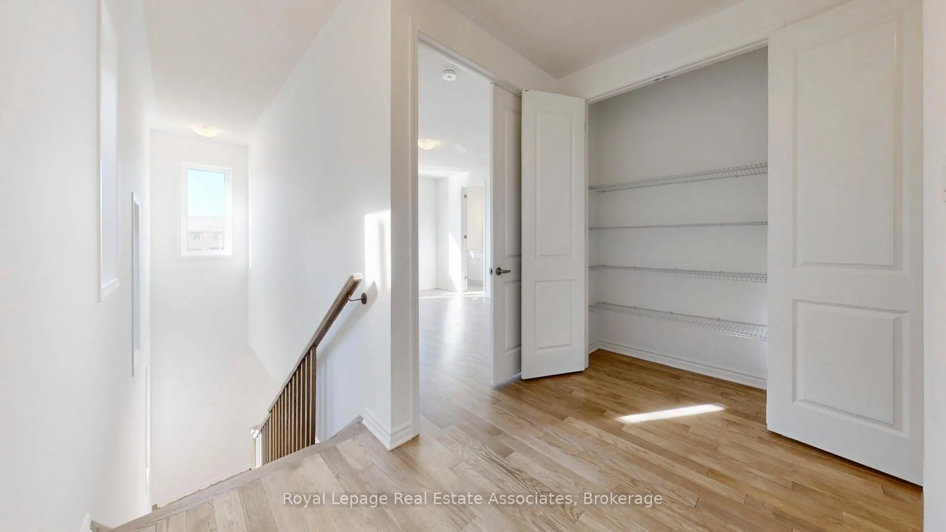 Photo 21 of 1531 Whitlock Avenue, Milton, Bowes — HOMEH