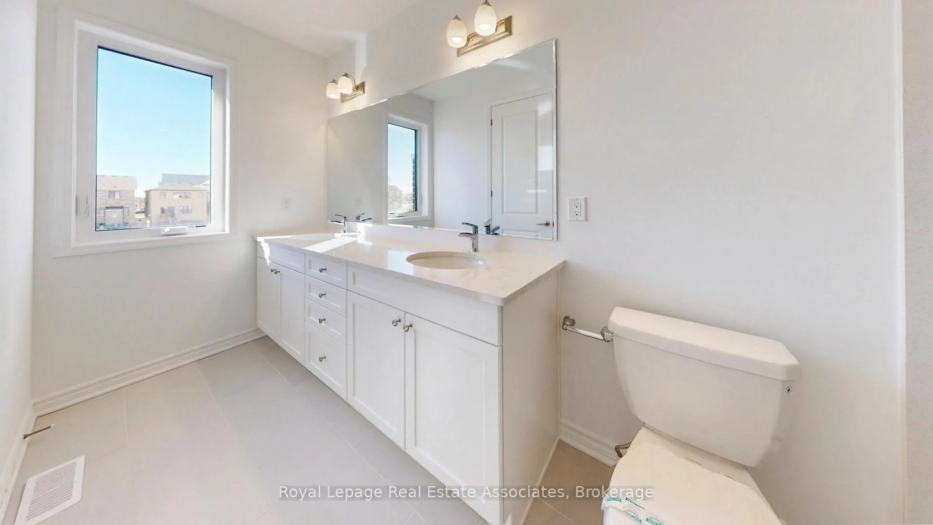 Photo 28 of 1531 Whitlock Avenue, Milton, Bowes — HOMEH