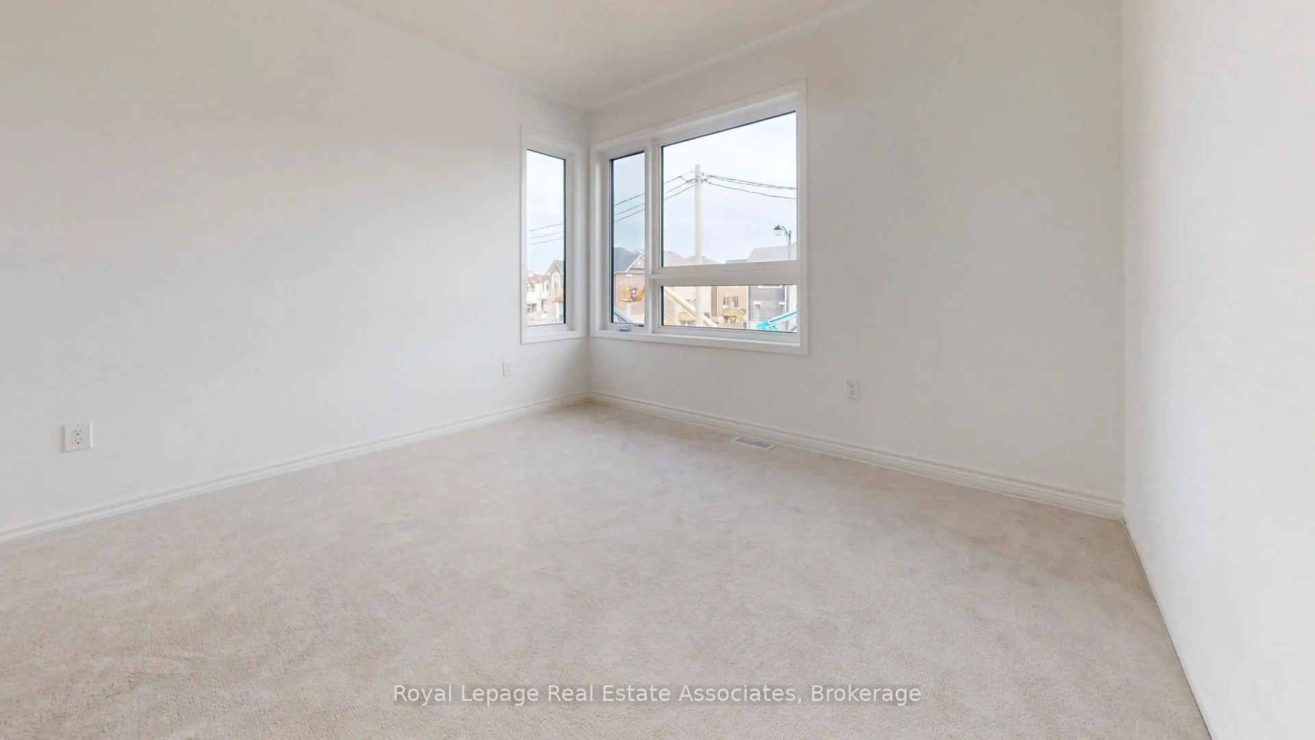 Photo 36 of 1531 Whitlock Avenue, Milton, Bowes — HOMEH