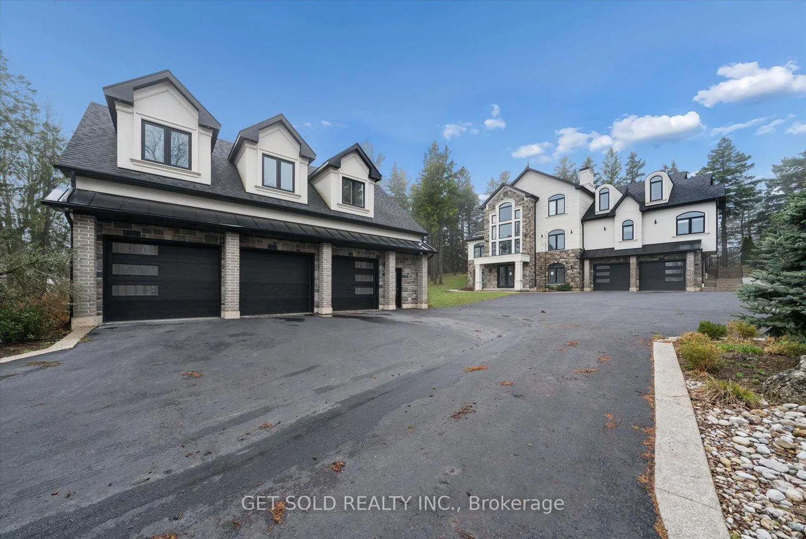 Photo 3 of 5040 Mount Nemo Crescent, Burlington, Rural Burlington — HOMEH
