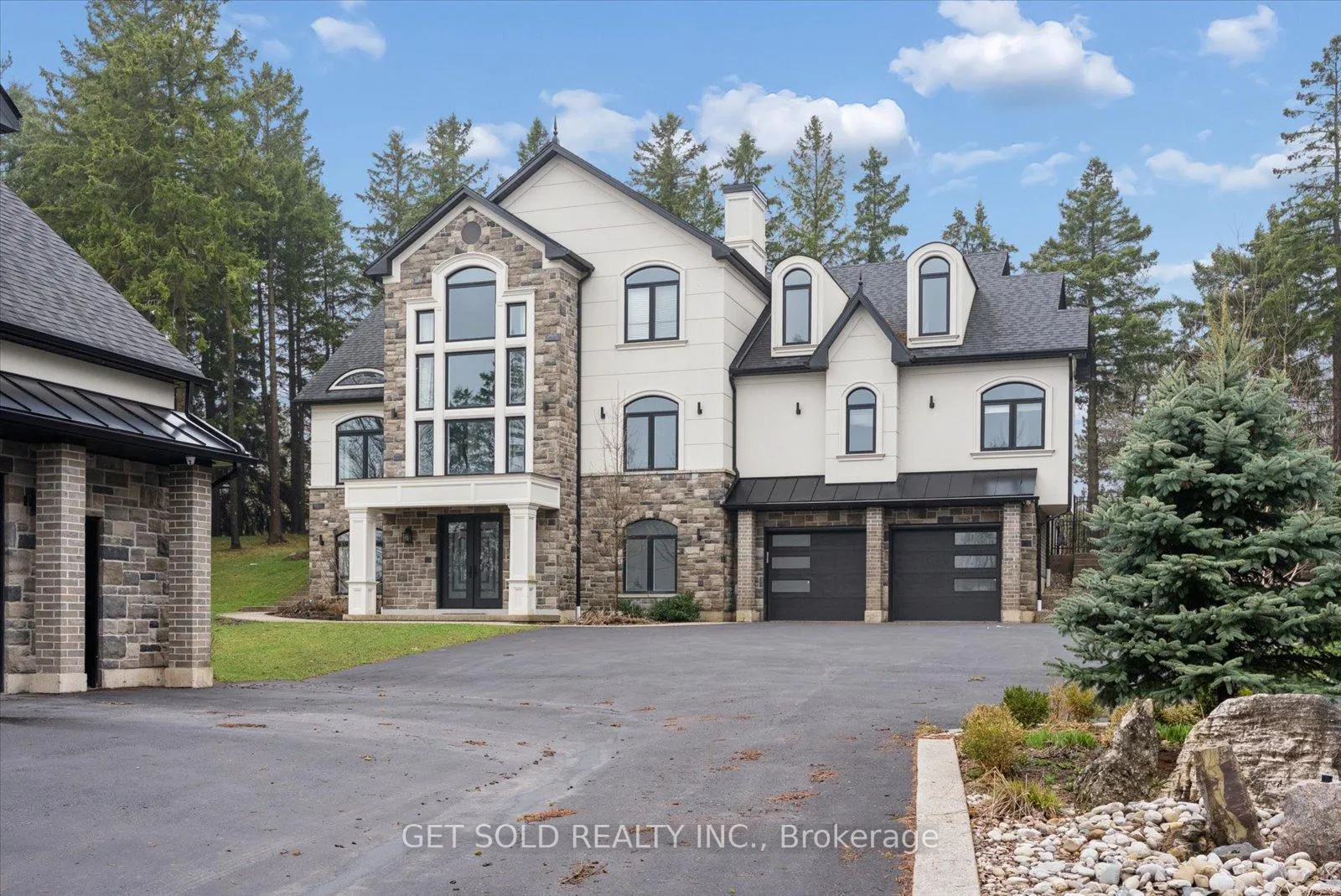 Photo 4 of 5040 Mount Nemo Crescent, Burlington, Rural Burlington — HOMEH