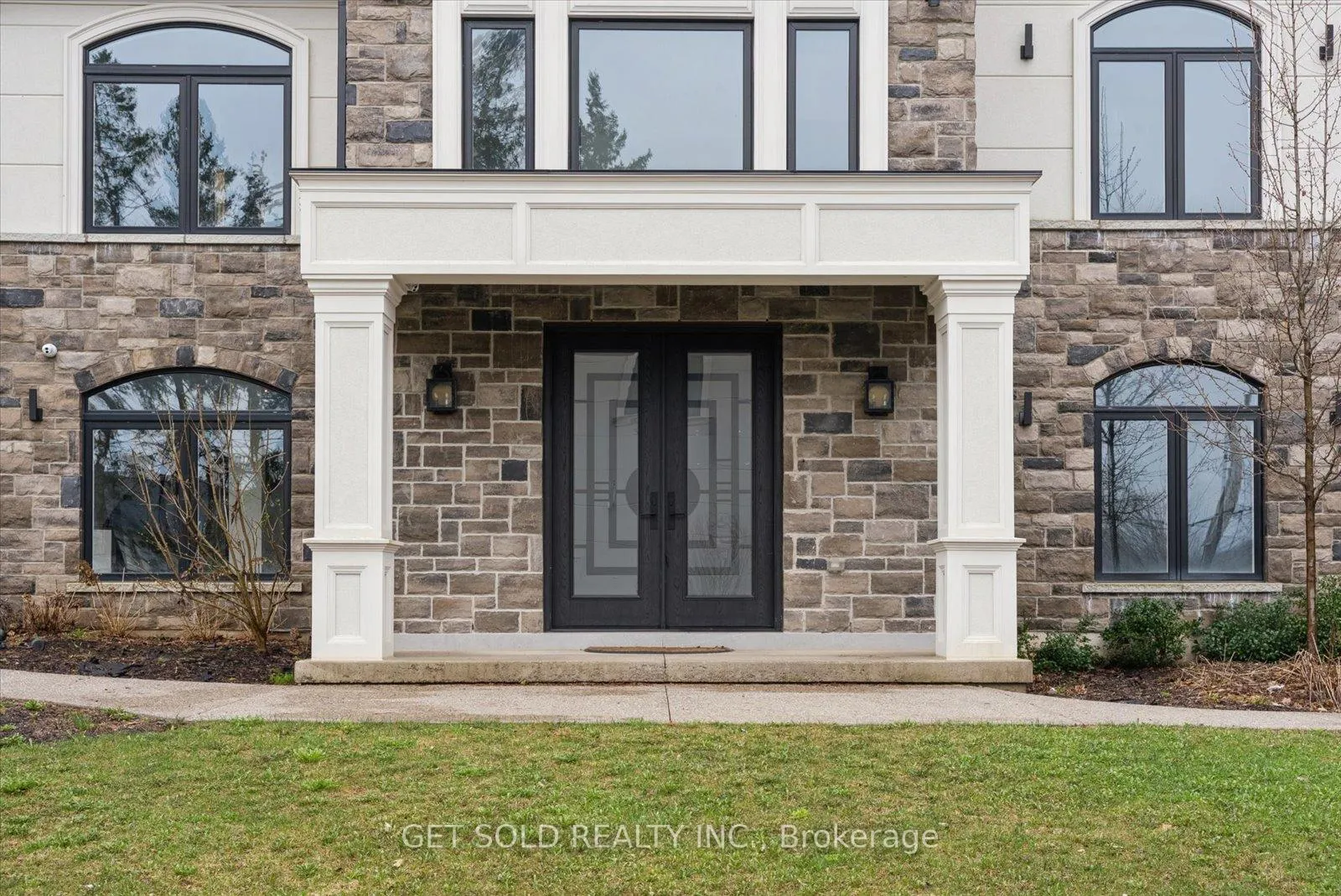 Photo 5 of 5040 Mount Nemo Crescent, Burlington, Rural Burlington — HOMEH