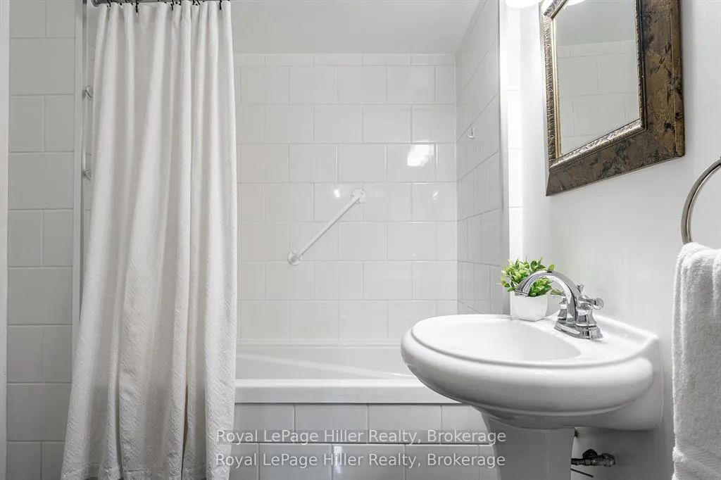 Photo 35 of 180 Elizabeth Street, Stratford — HOMEH