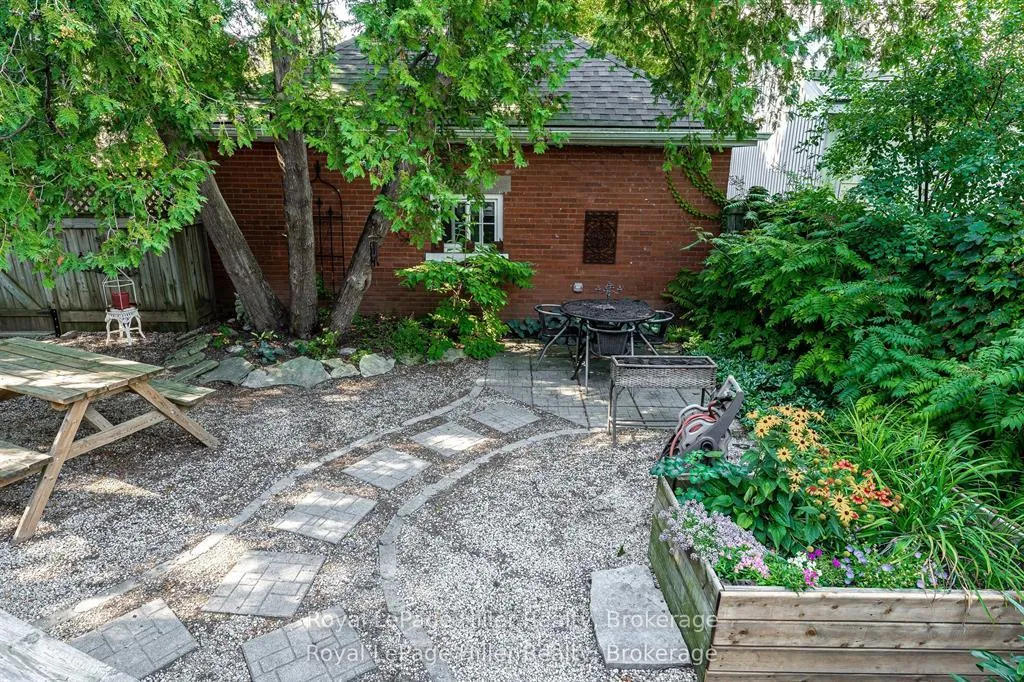 Photo 39 of 180 Elizabeth Street, Stratford — HOMEH