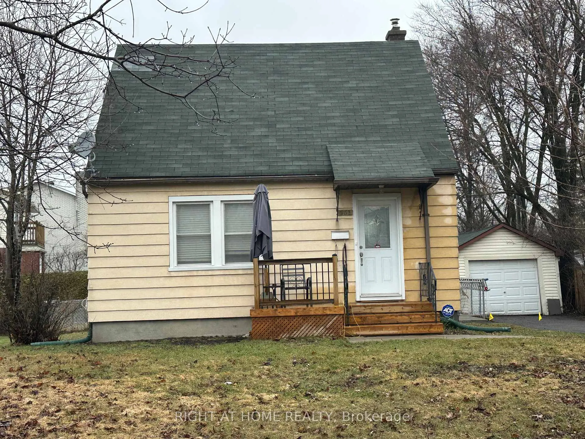 Front of 903 Normandy Crescent S