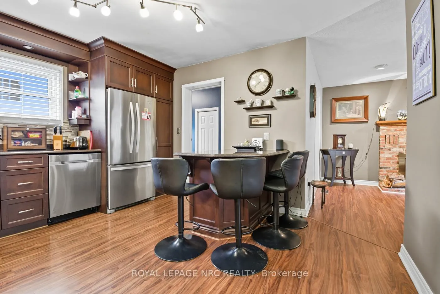 Photo 10 of 6164 Crimson Drive, Niagara Falls, Oldfield — HOMEH