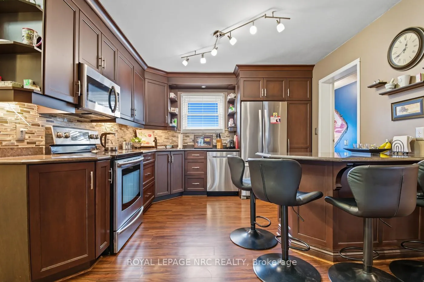 Photo 11 of 6164 Crimson Drive, Niagara Falls, Oldfield — HOMEH