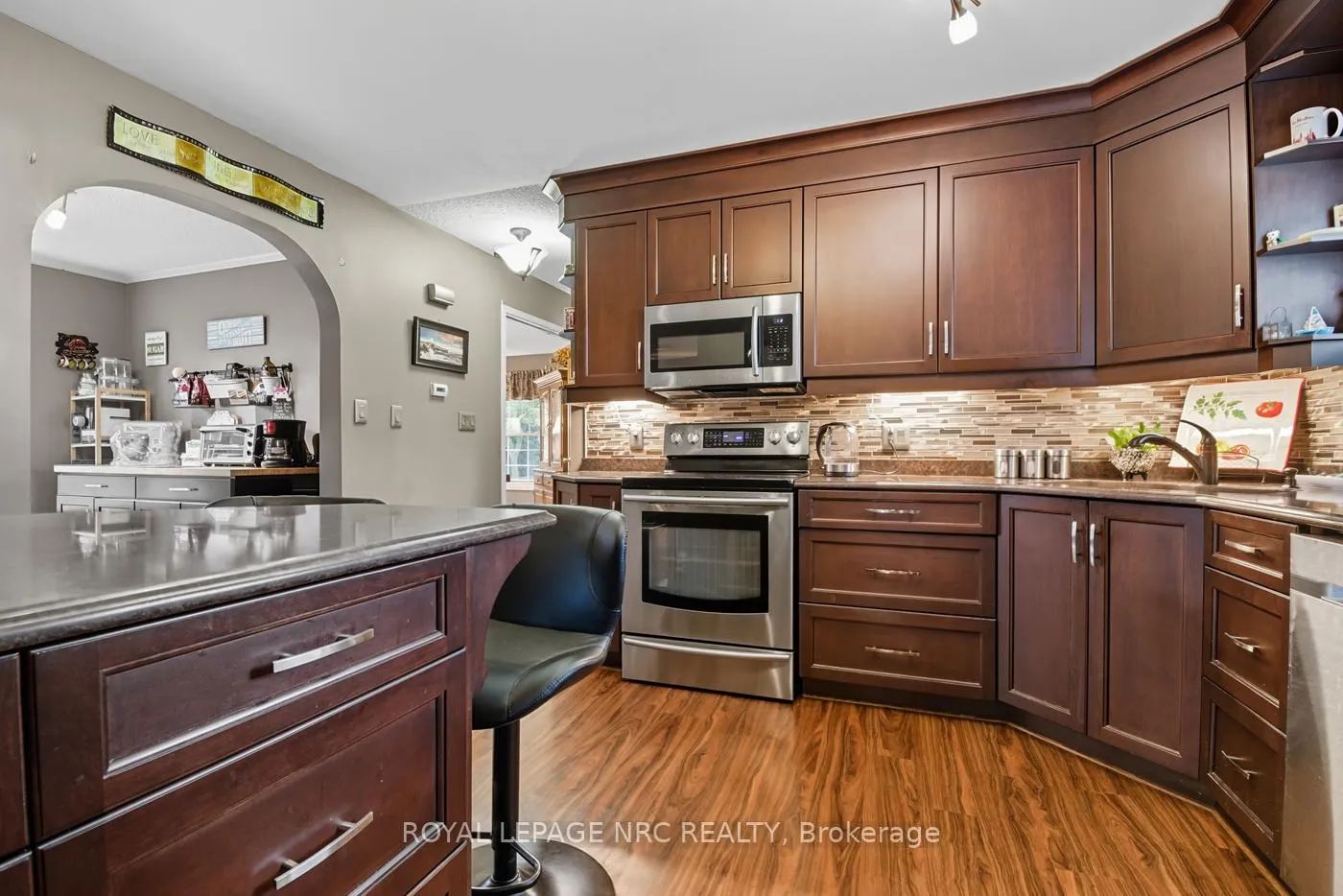 Photo 12 of 6164 Crimson Drive, Niagara Falls, Oldfield — HOMEH