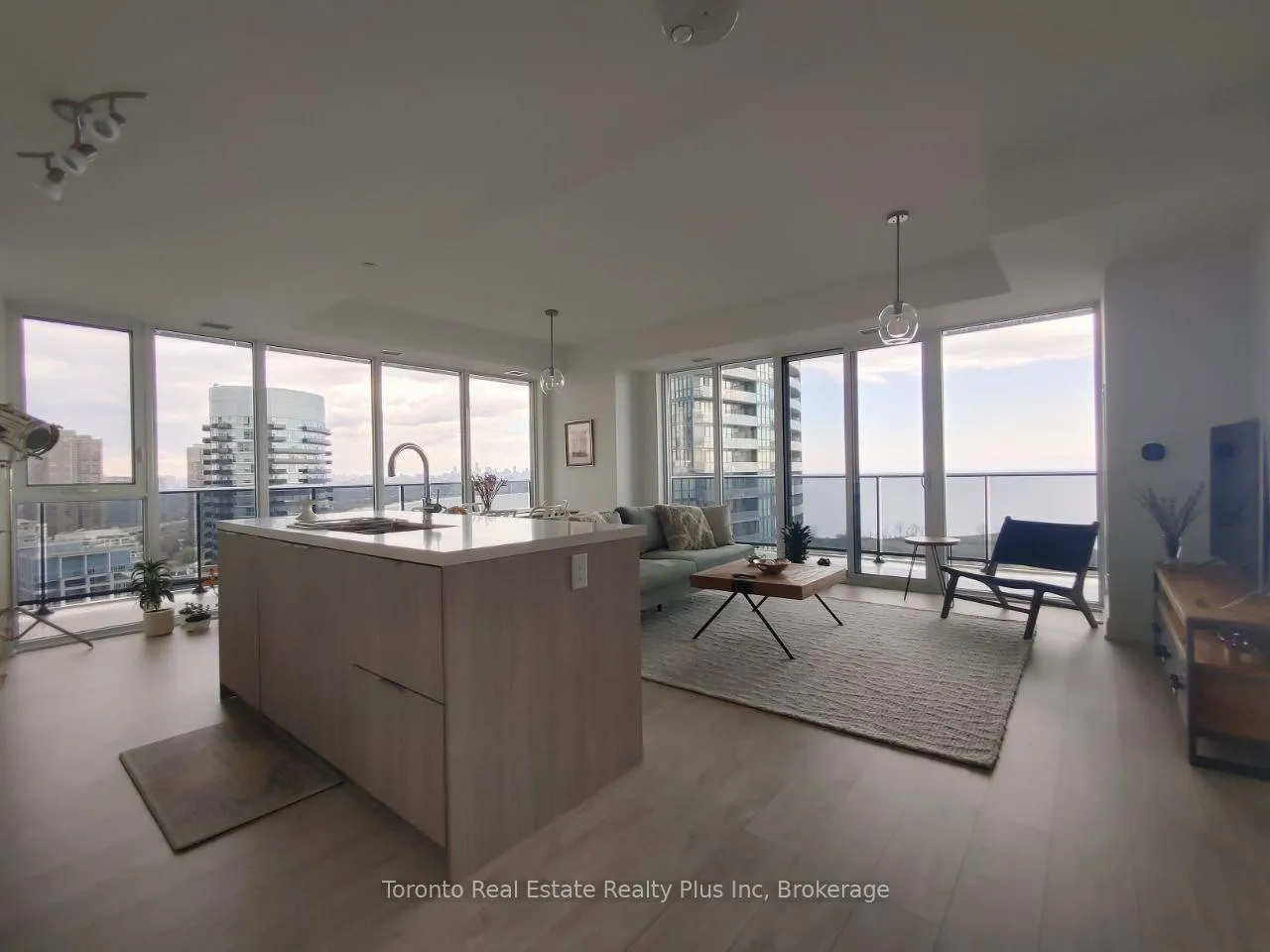 Photo 4 of Unit 2604, 70 Annie Craig Drive, Etobicoke, Mimico — HOMEH