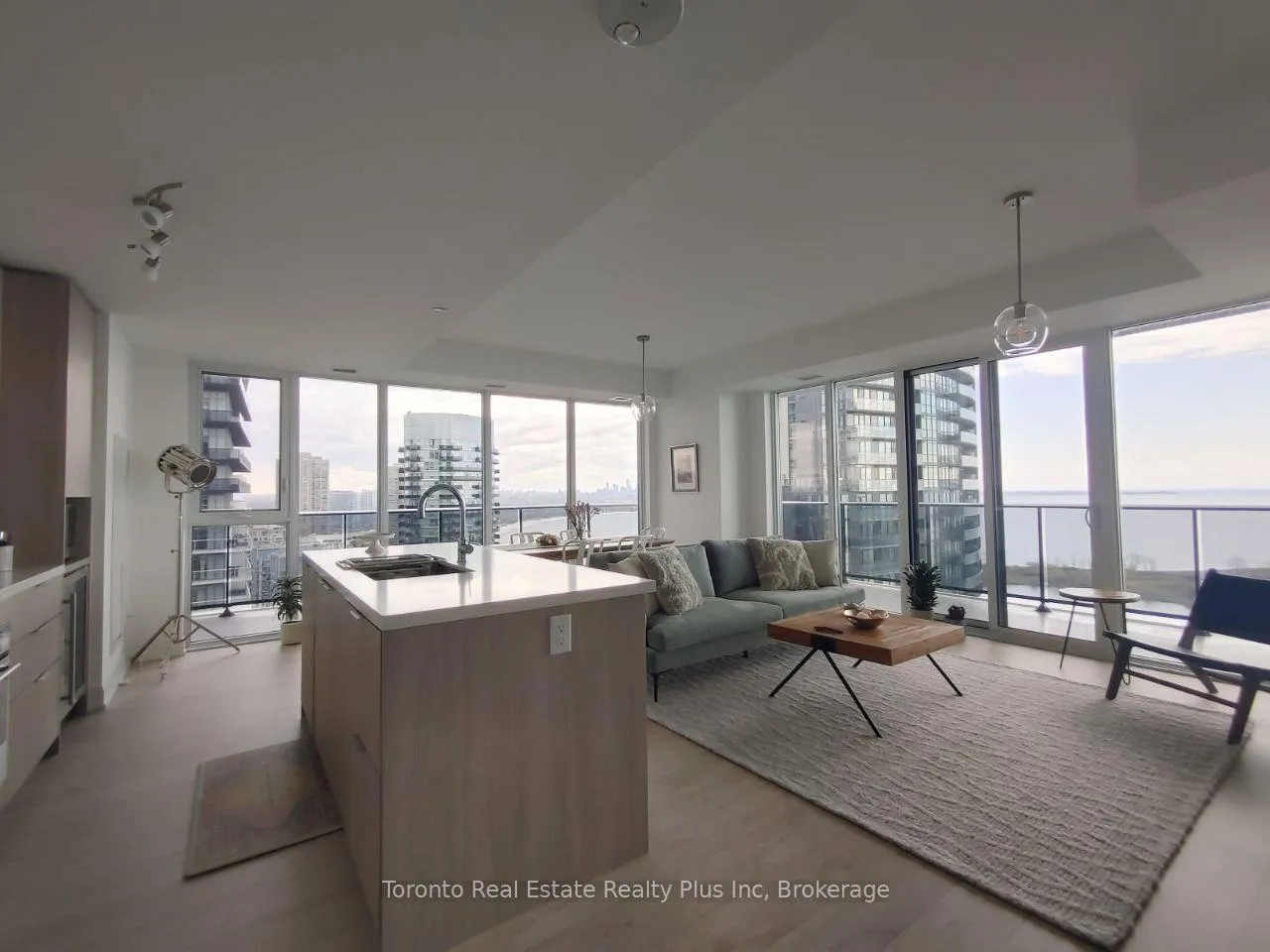Photo 5 of Unit 2604, 70 Annie Craig Drive, Etobicoke, Mimico — HOMEH