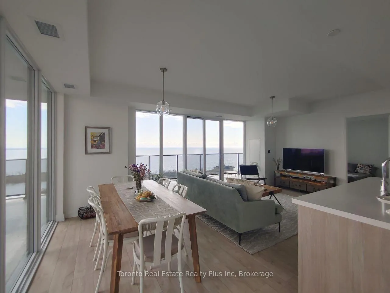 Photo 7 of Unit 2604, 70 Annie Craig Drive, Etobicoke, Mimico — HOMEH