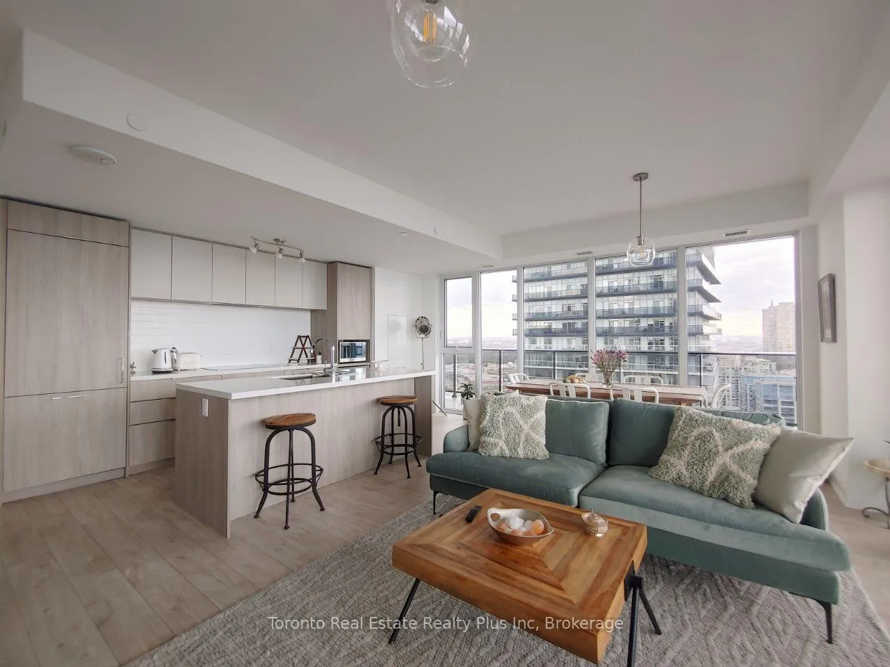 Photo 8 of Unit 2604, 70 Annie Craig Drive, Etobicoke, Mimico — HOMEH