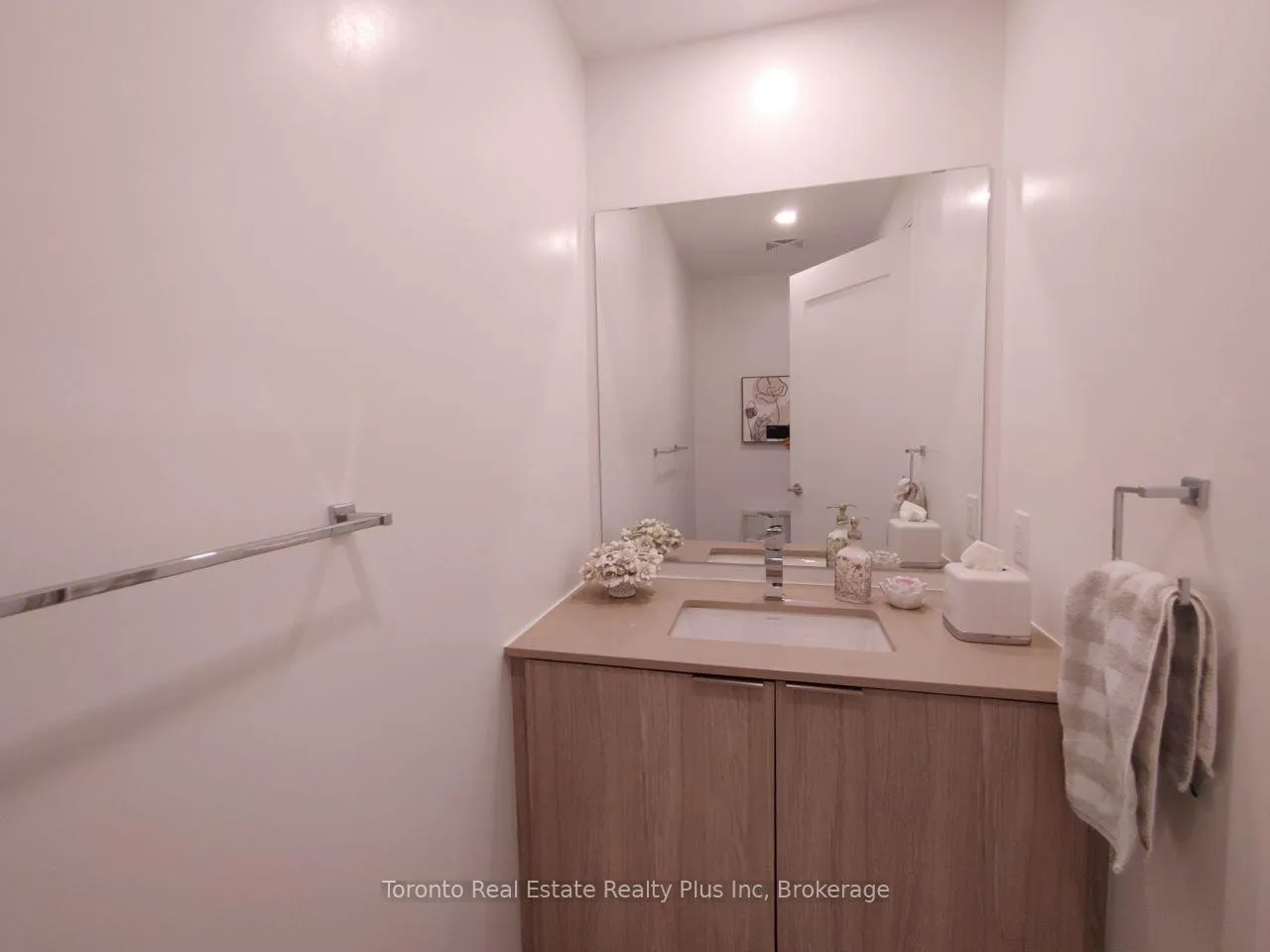 Photo 18 of Unit 2604, 70 Annie Craig Drive, Etobicoke, Mimico — HOMEH
