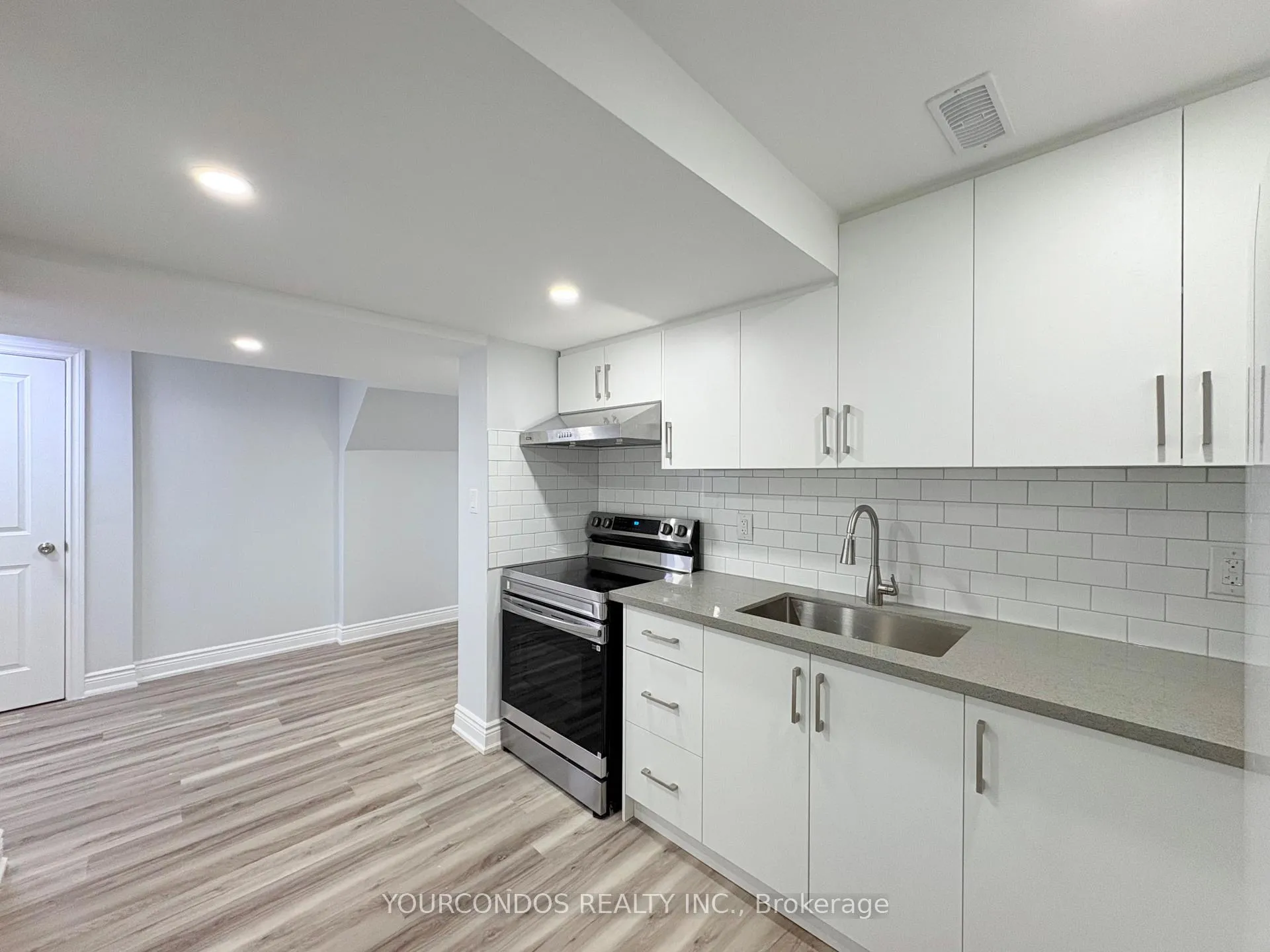 Photo 5 of Unit Bsmt, 30 Lavron Court, Markham, Middlefield — HOMEH