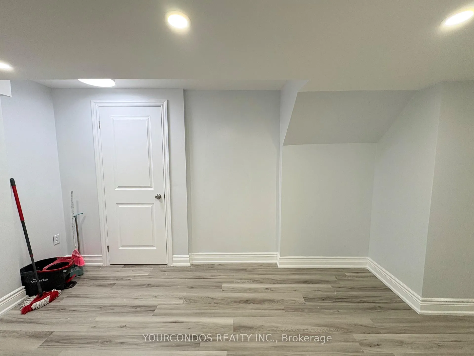 Photo 6 of Unit Bsmt, 30 Lavron Court, Markham, Middlefield — HOMEH