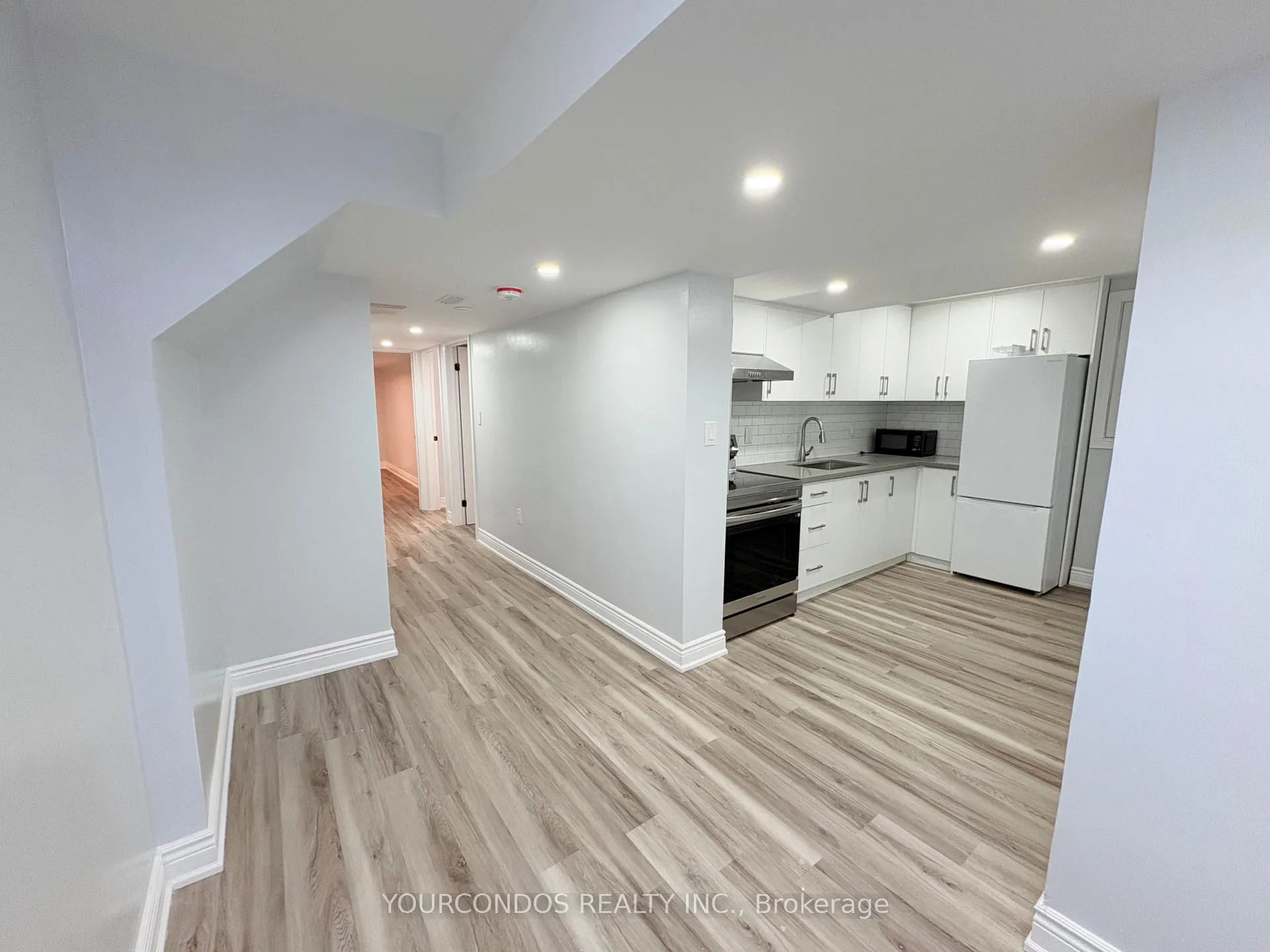 Photo 7 of Unit Bsmt, 30 Lavron Court, Markham, Middlefield — HOMEH