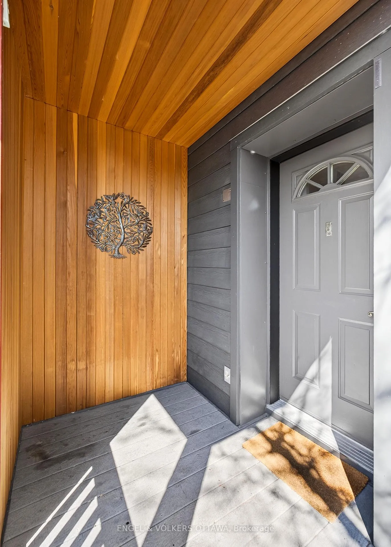 Photo 5 of 424 Lochaber Avenue, Ottawa, Westboro West — HOMEH