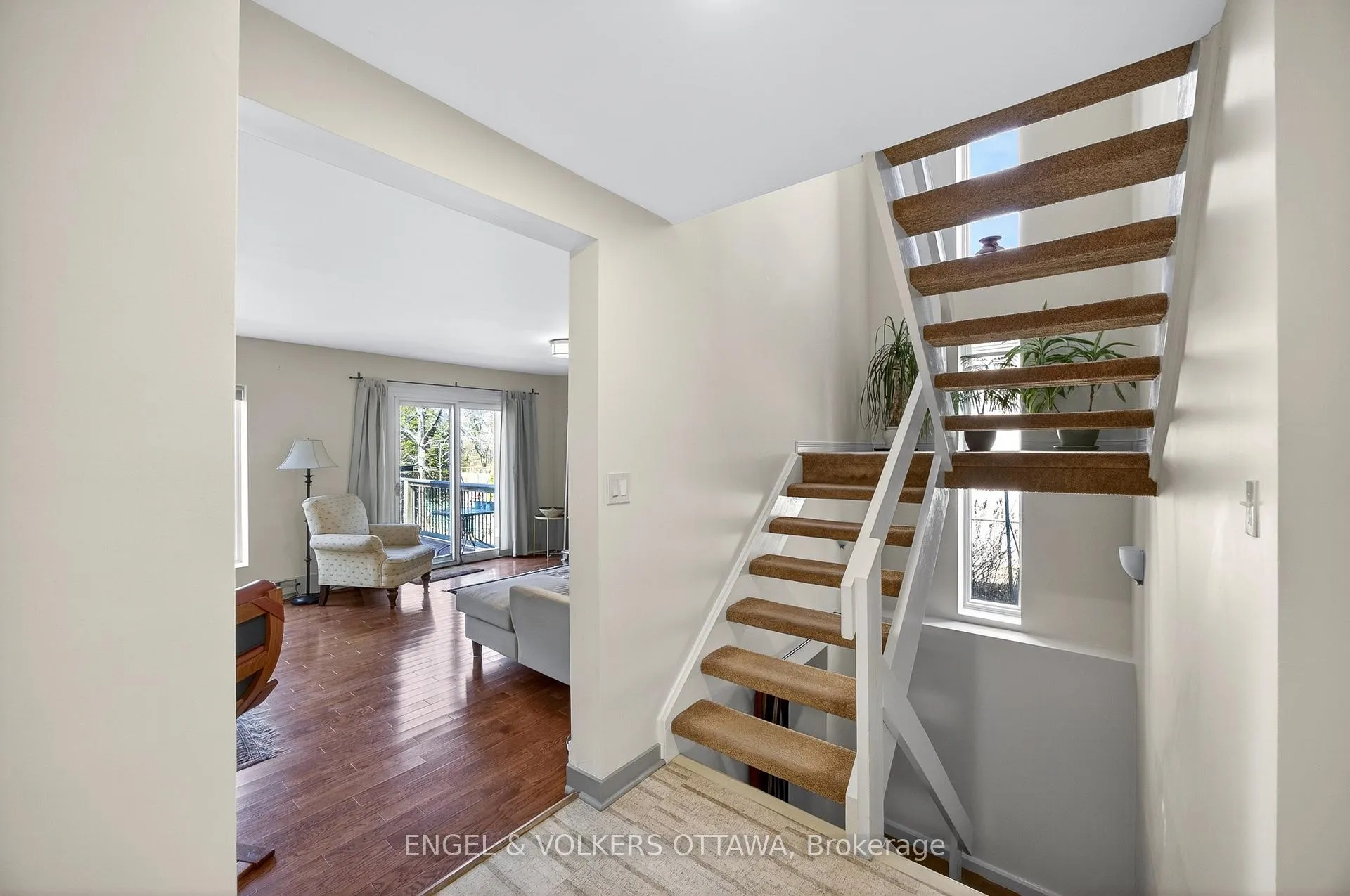 Photo 8 of 424 Lochaber Avenue, Ottawa, Westboro West — HOMEH