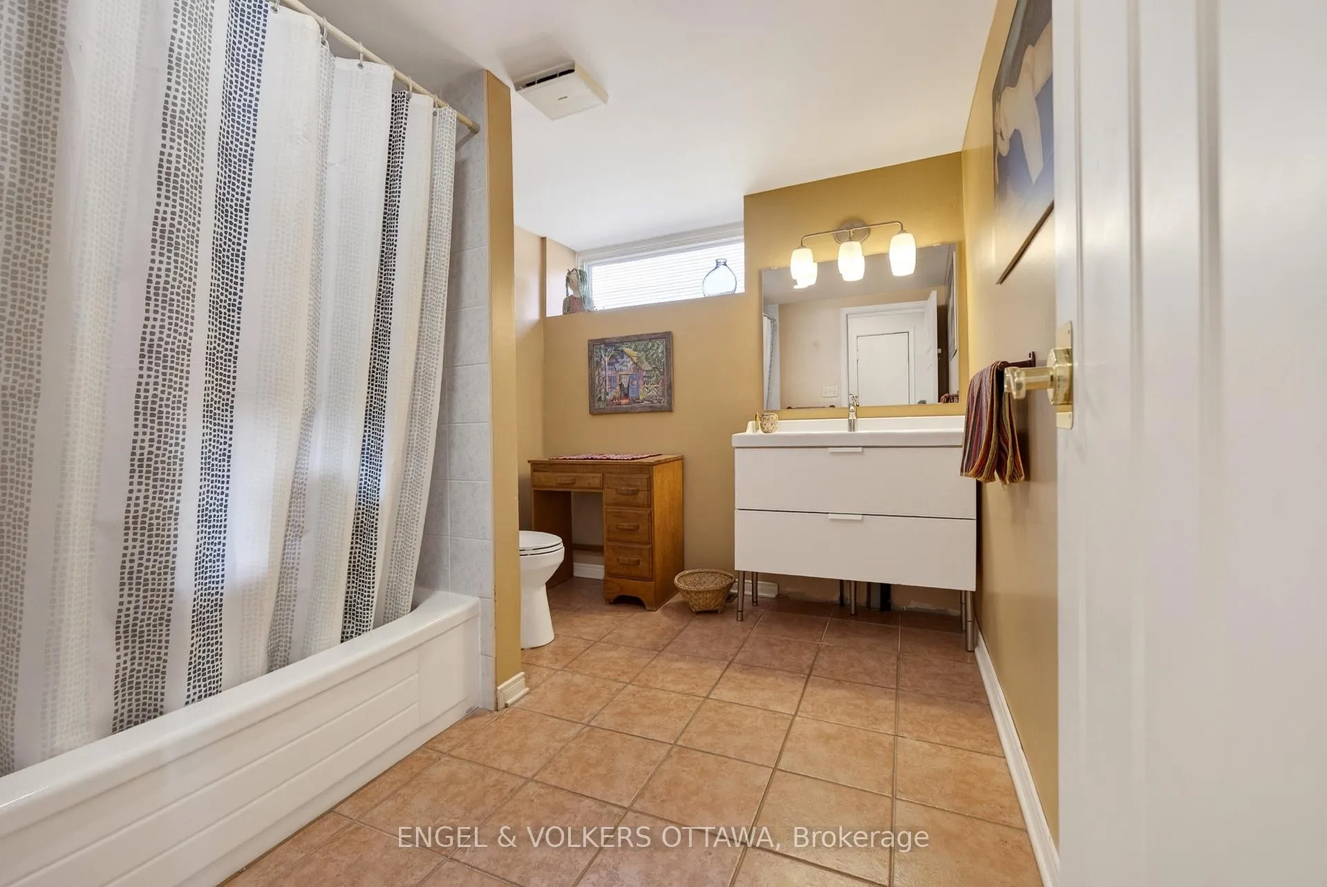 Photo 16 of 424 Lochaber Avenue, Ottawa, Westboro West — HOMEH