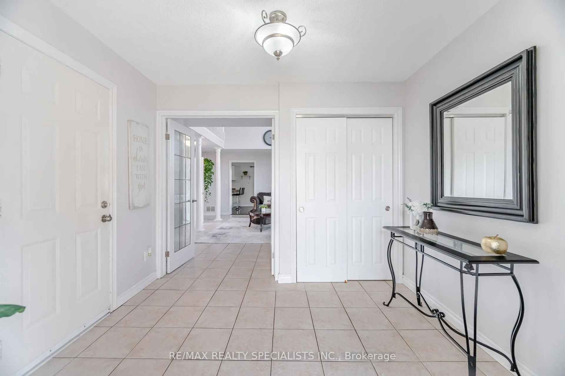 Photo 5 of 108 Confederation Avenue, Thorold, Confederation Heights — HOMEH